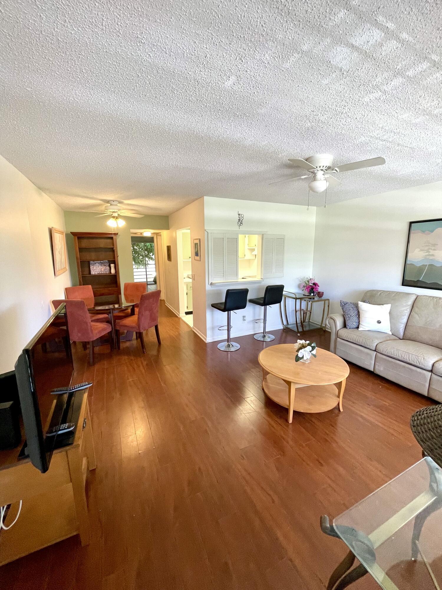 201 Canterbury I Property Photo 4