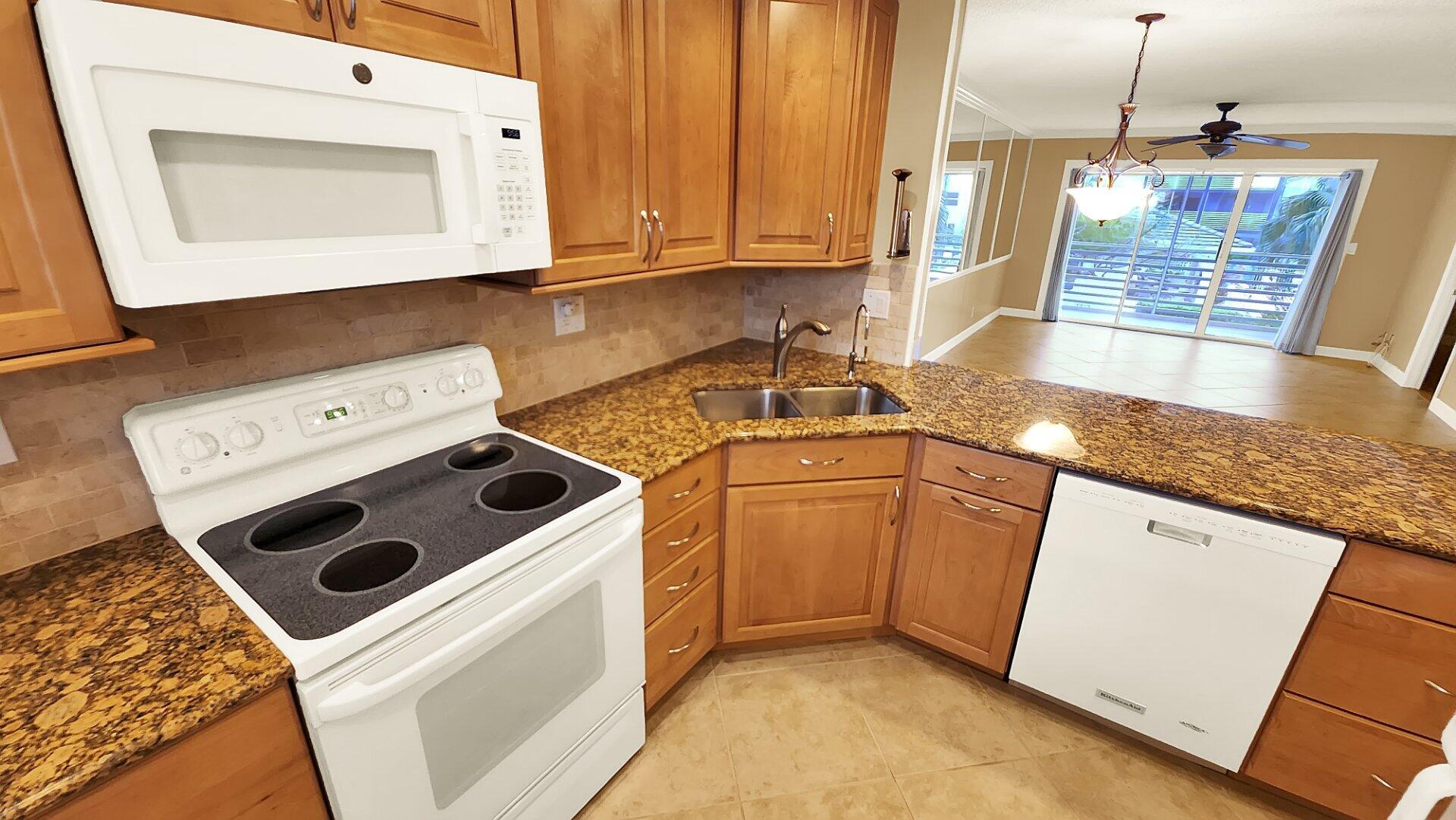1541 S Ocean Boulevard 211 Property Photo 12