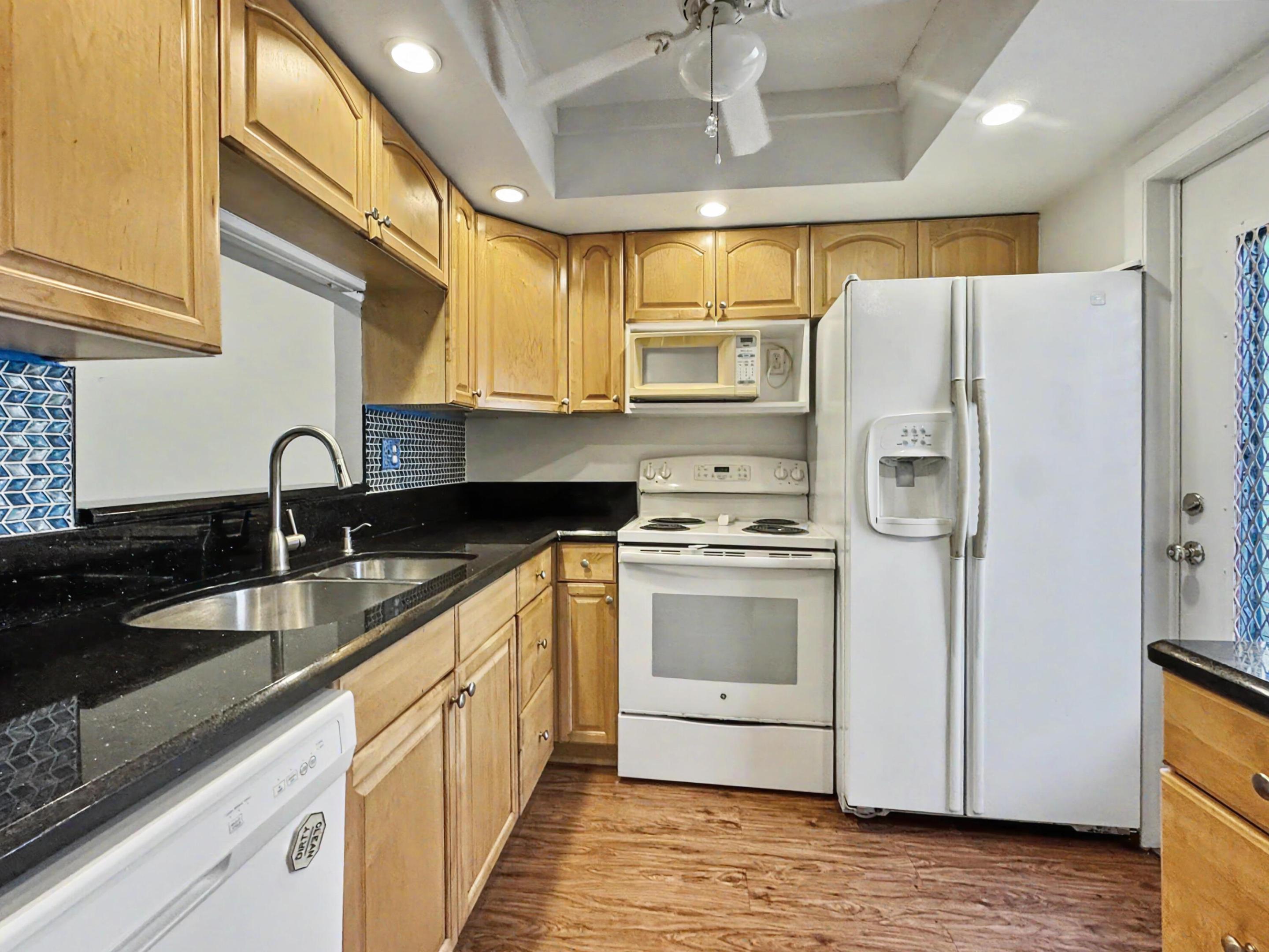 5171 W Oakland Park Boulevard 110 Property Photo 6