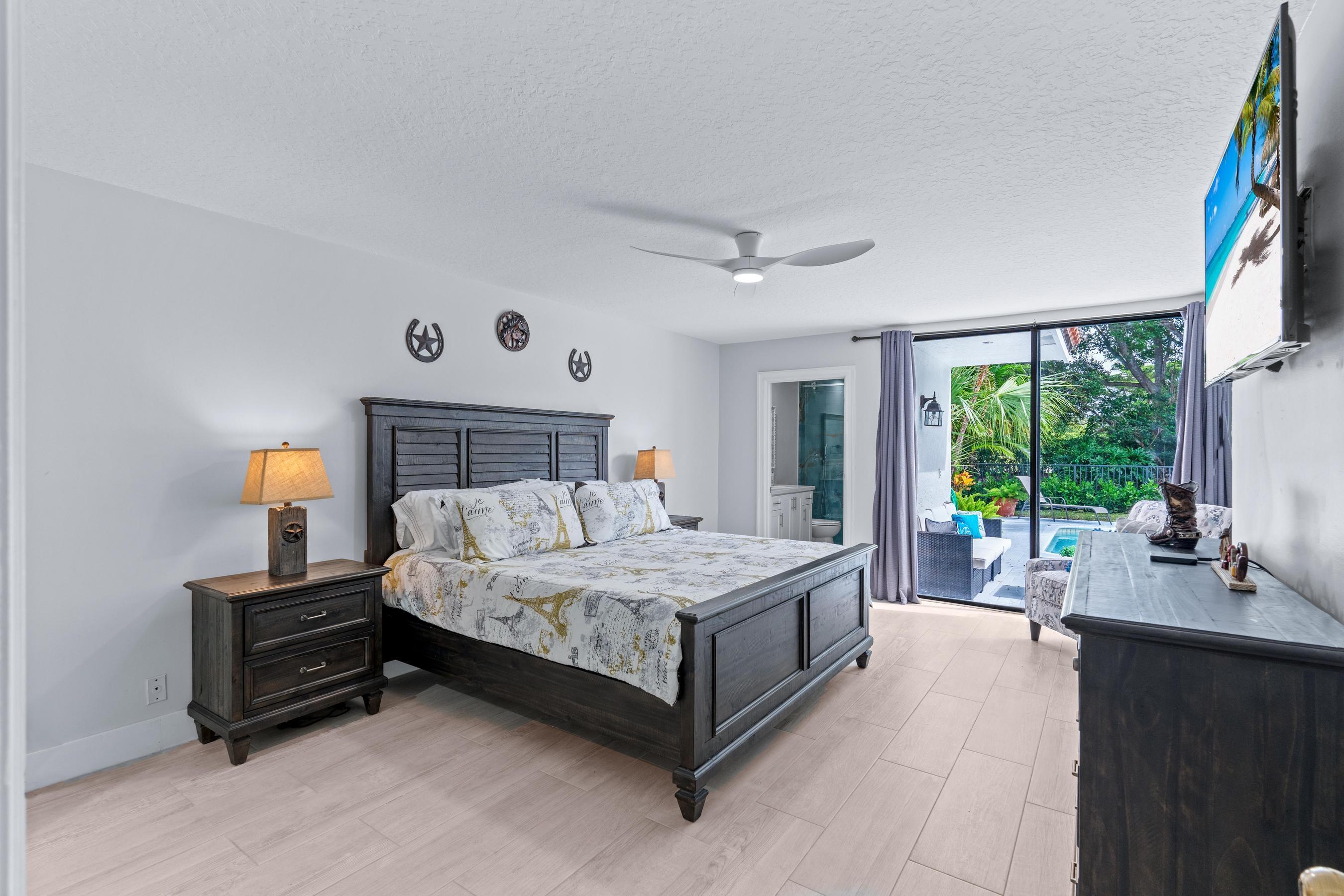 2442 Windsor Way Court Property Photo 19