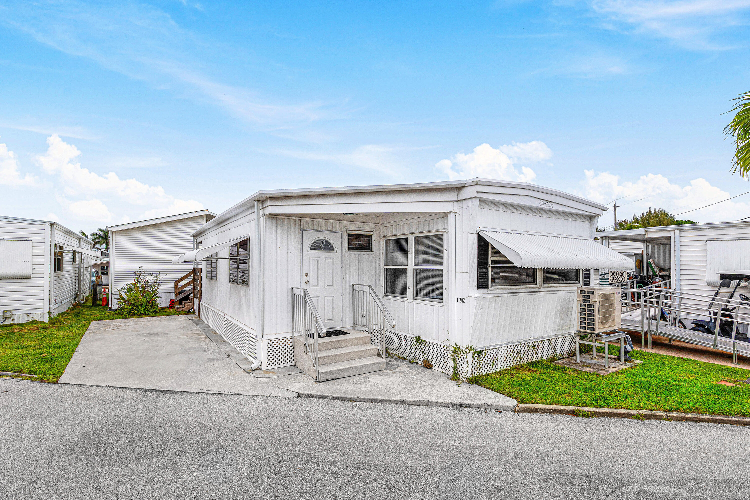 202 Palm Drive I Property Photo 1