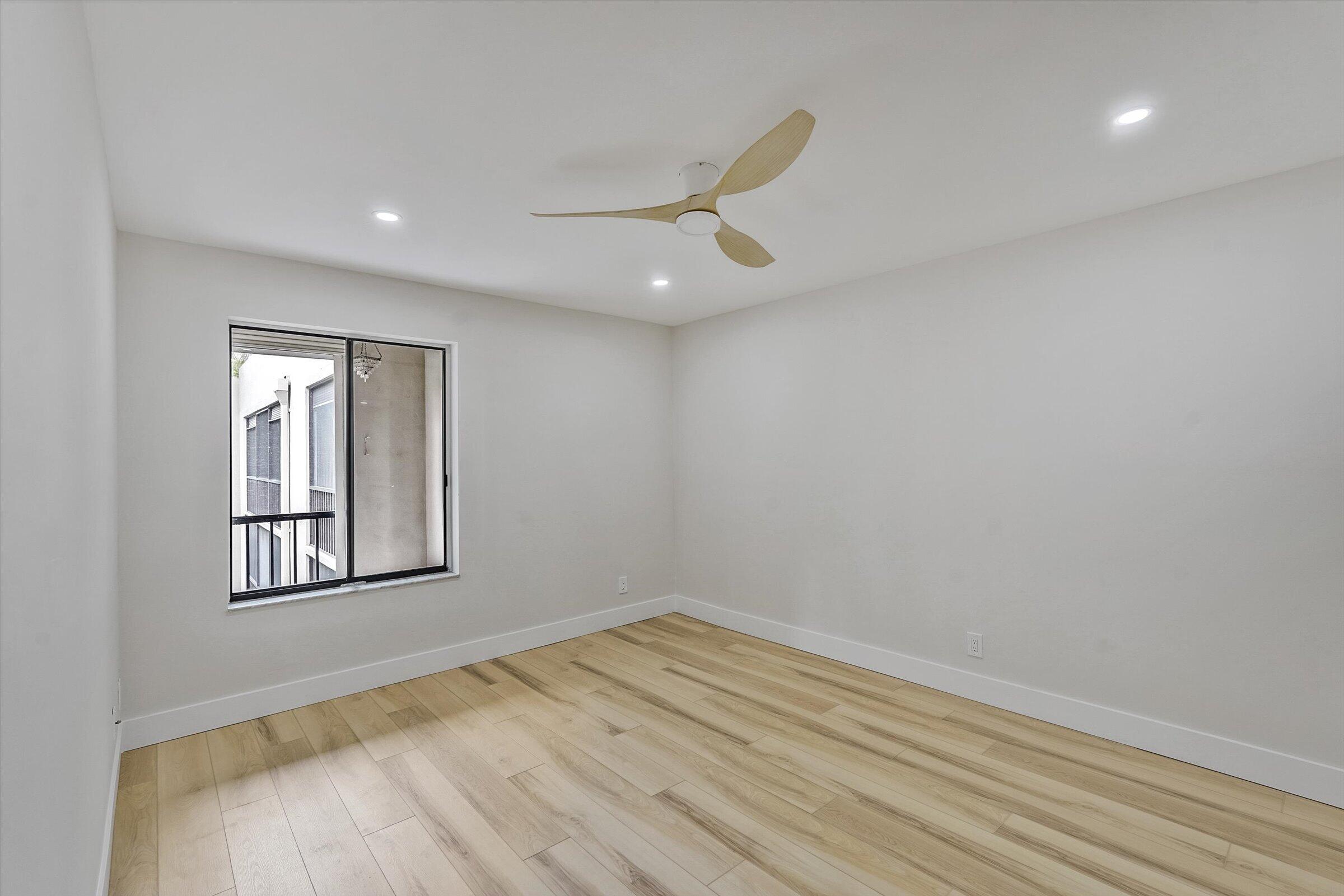 5220 Las Verdes Circle 321 Property Photo 16
