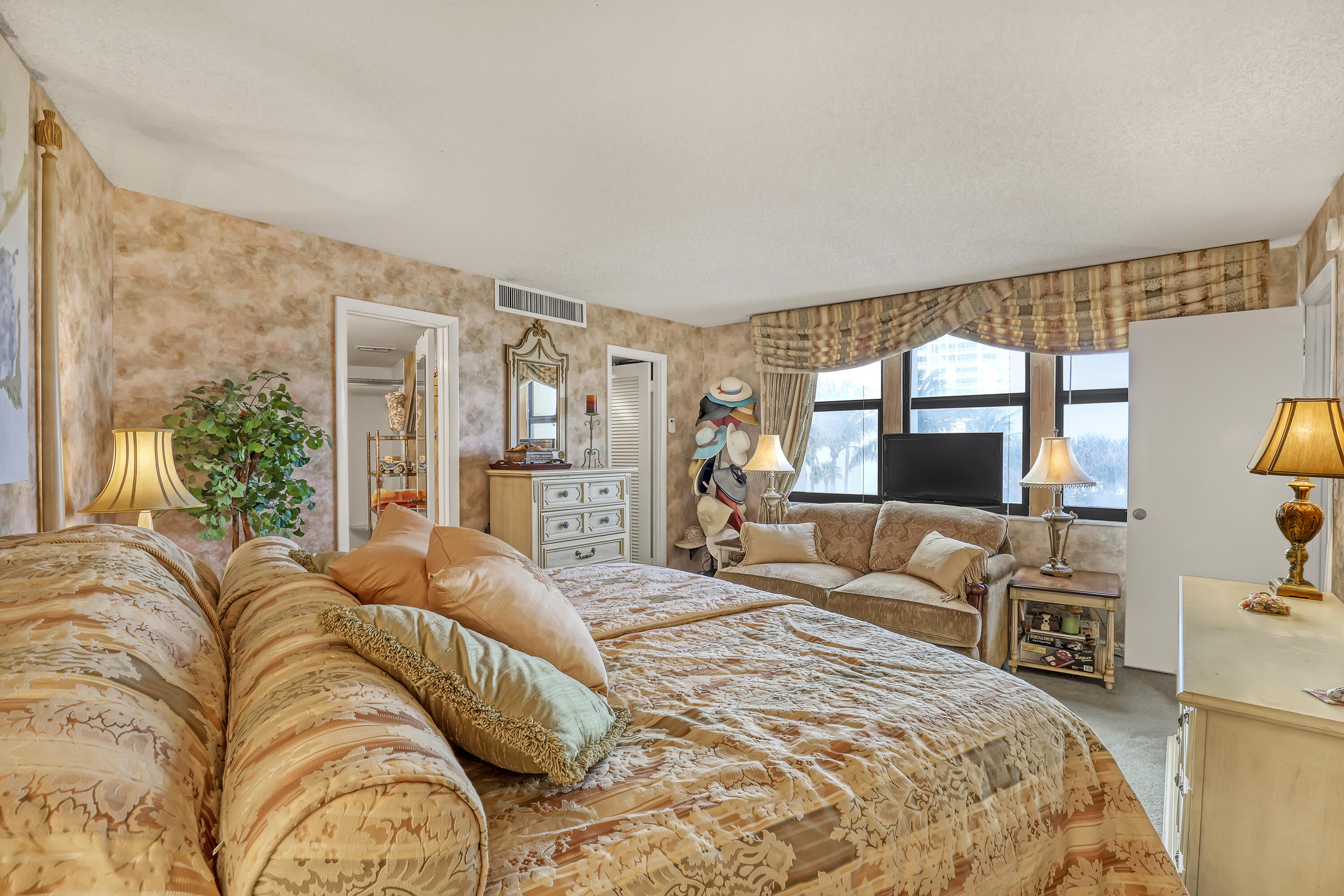 2800 N Ocean Drive A-3c Property Photo 13