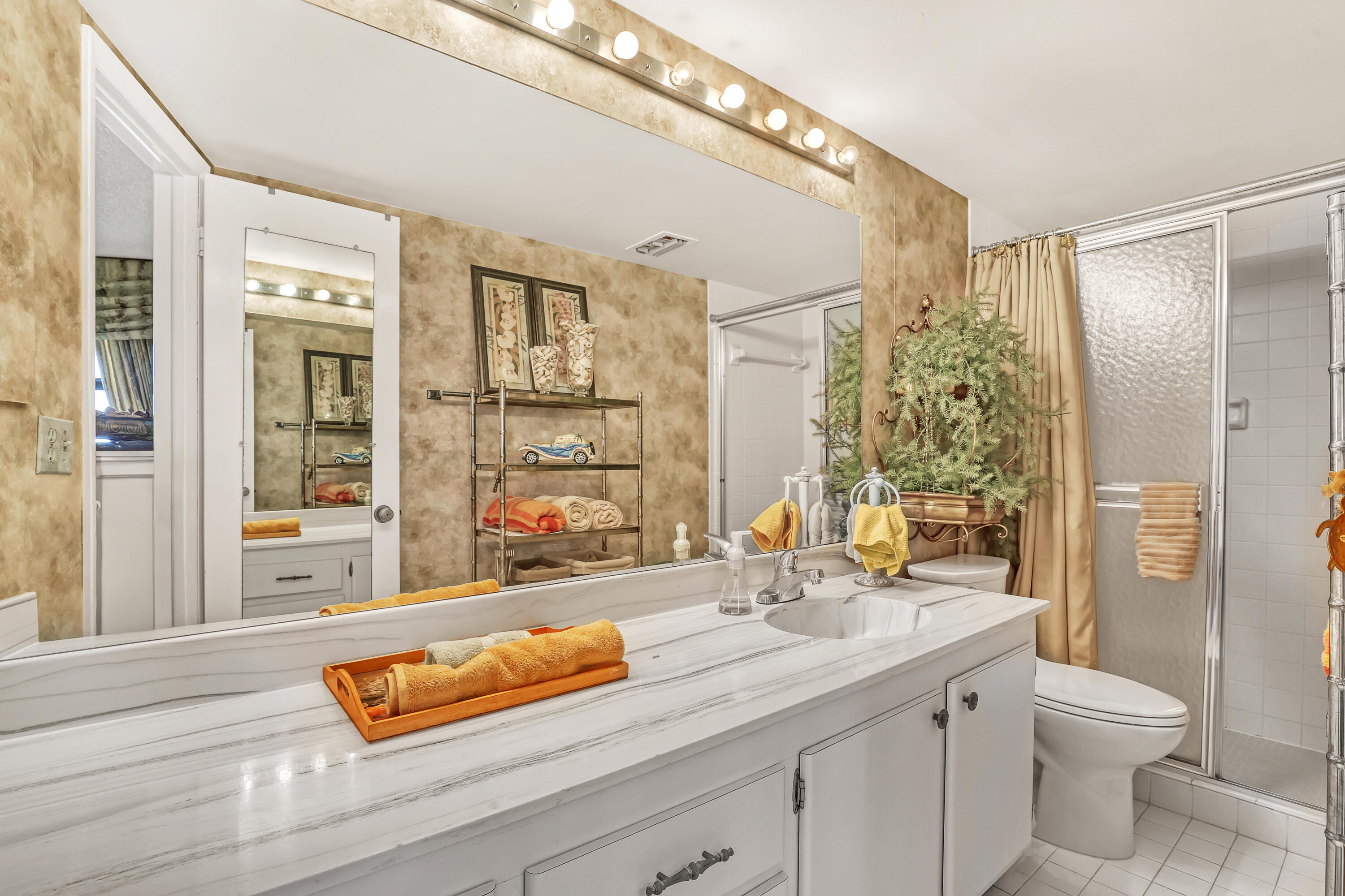2800 N Ocean Drive A-3c Property Photo 16