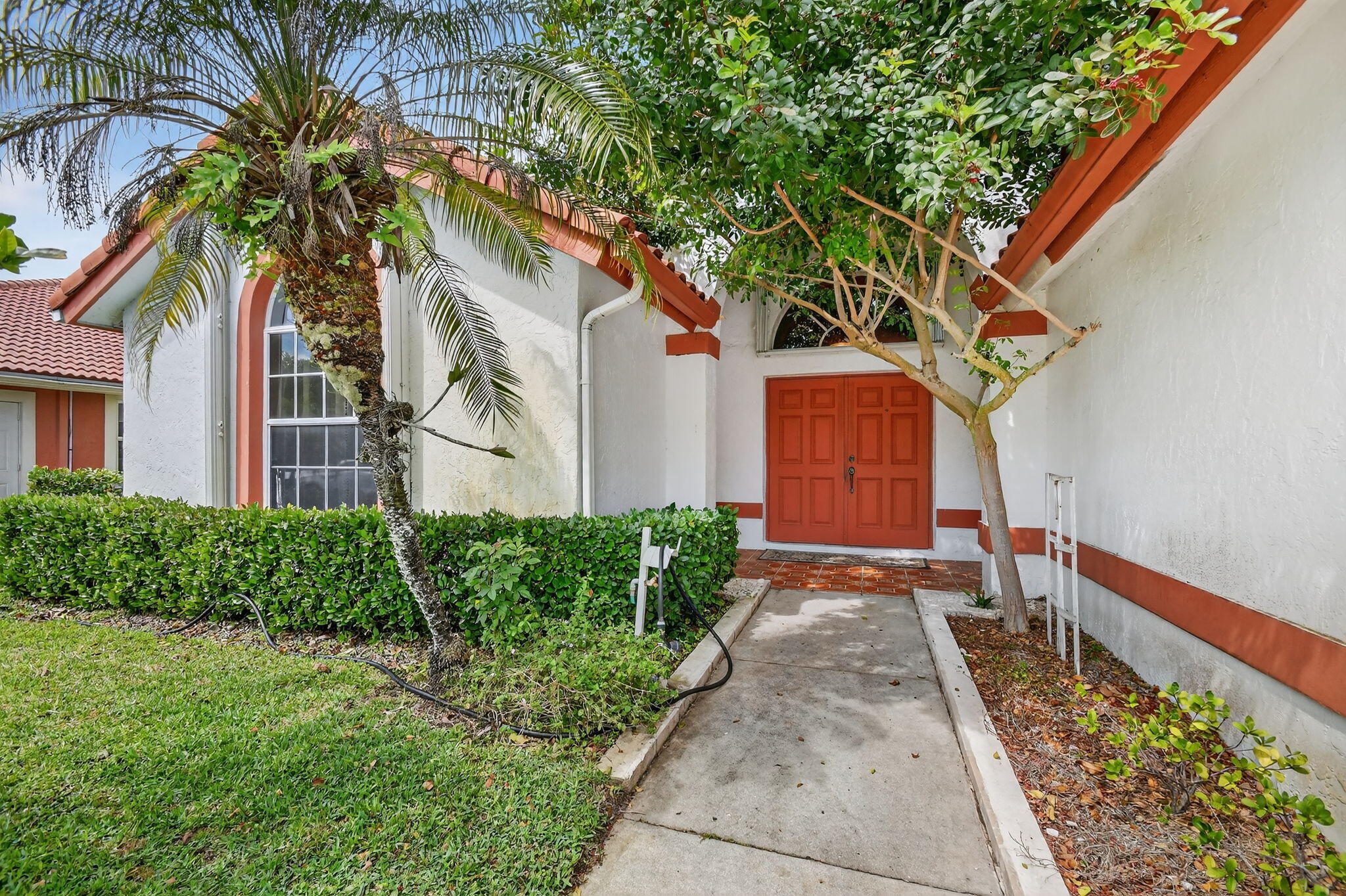 2453 Stonegate Drive Property Photo 4