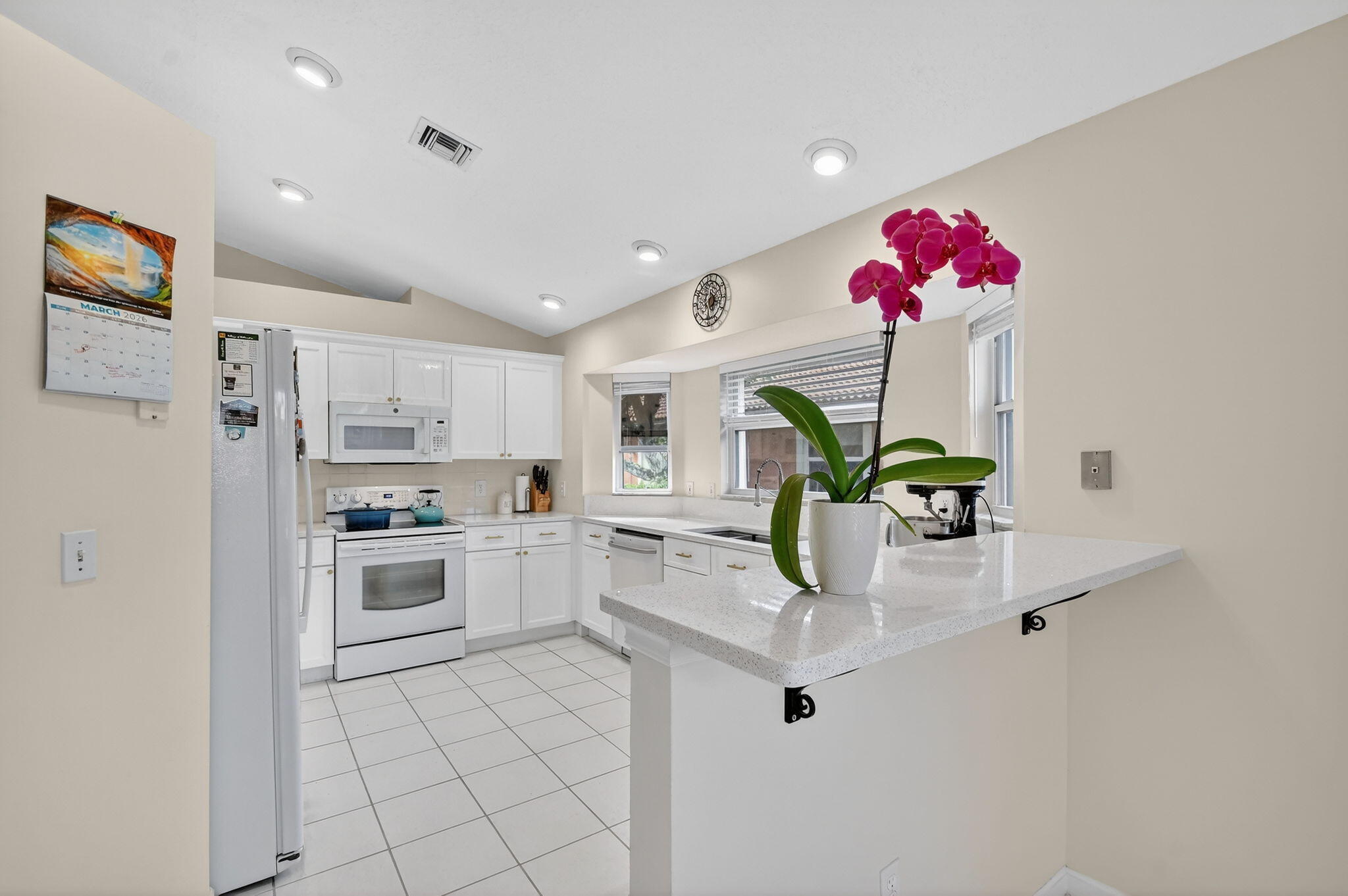 2453 Stonegate Drive Property Photo 11