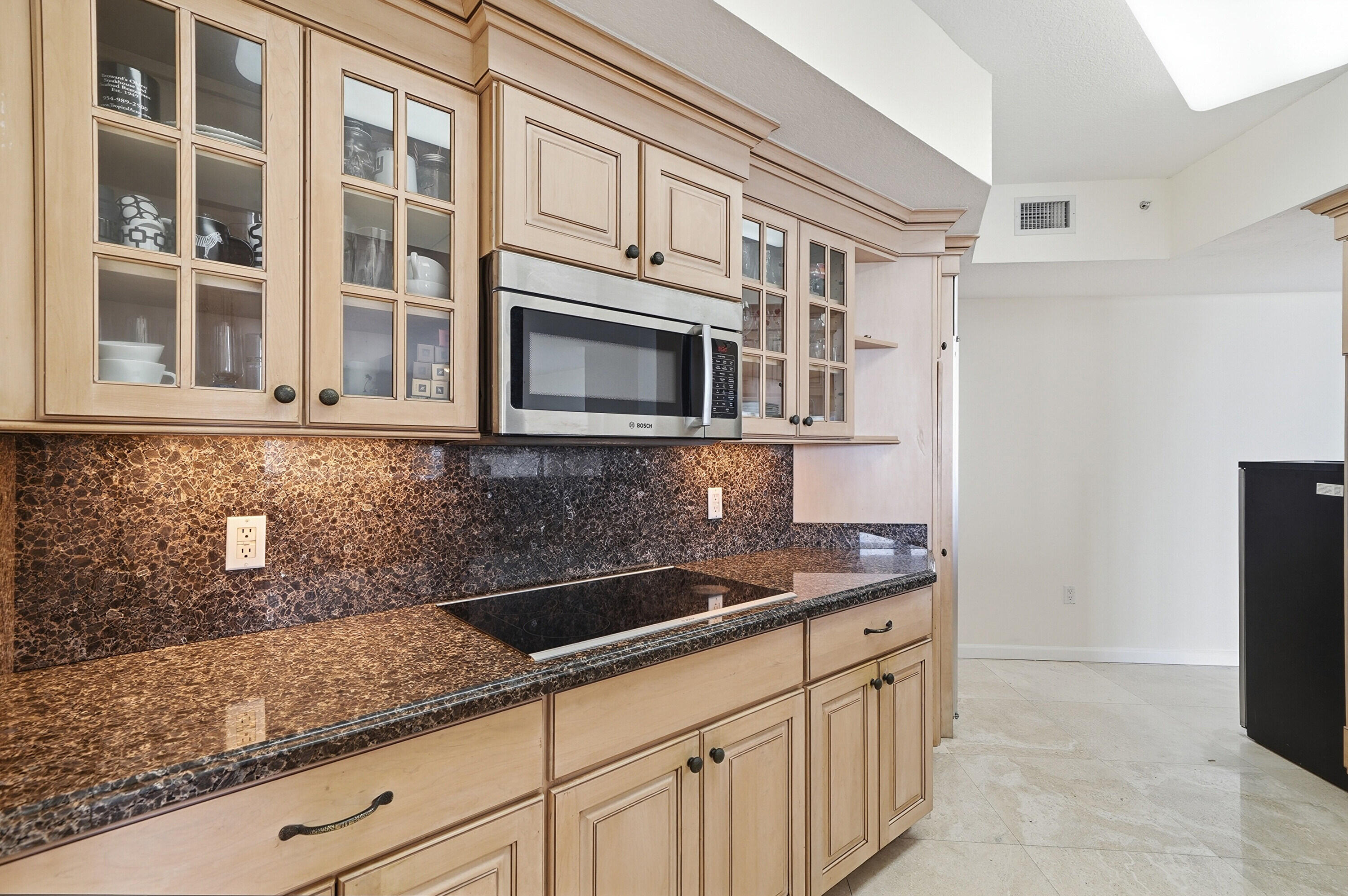 6051 N Ocean Drive 1003 Property Photo 21