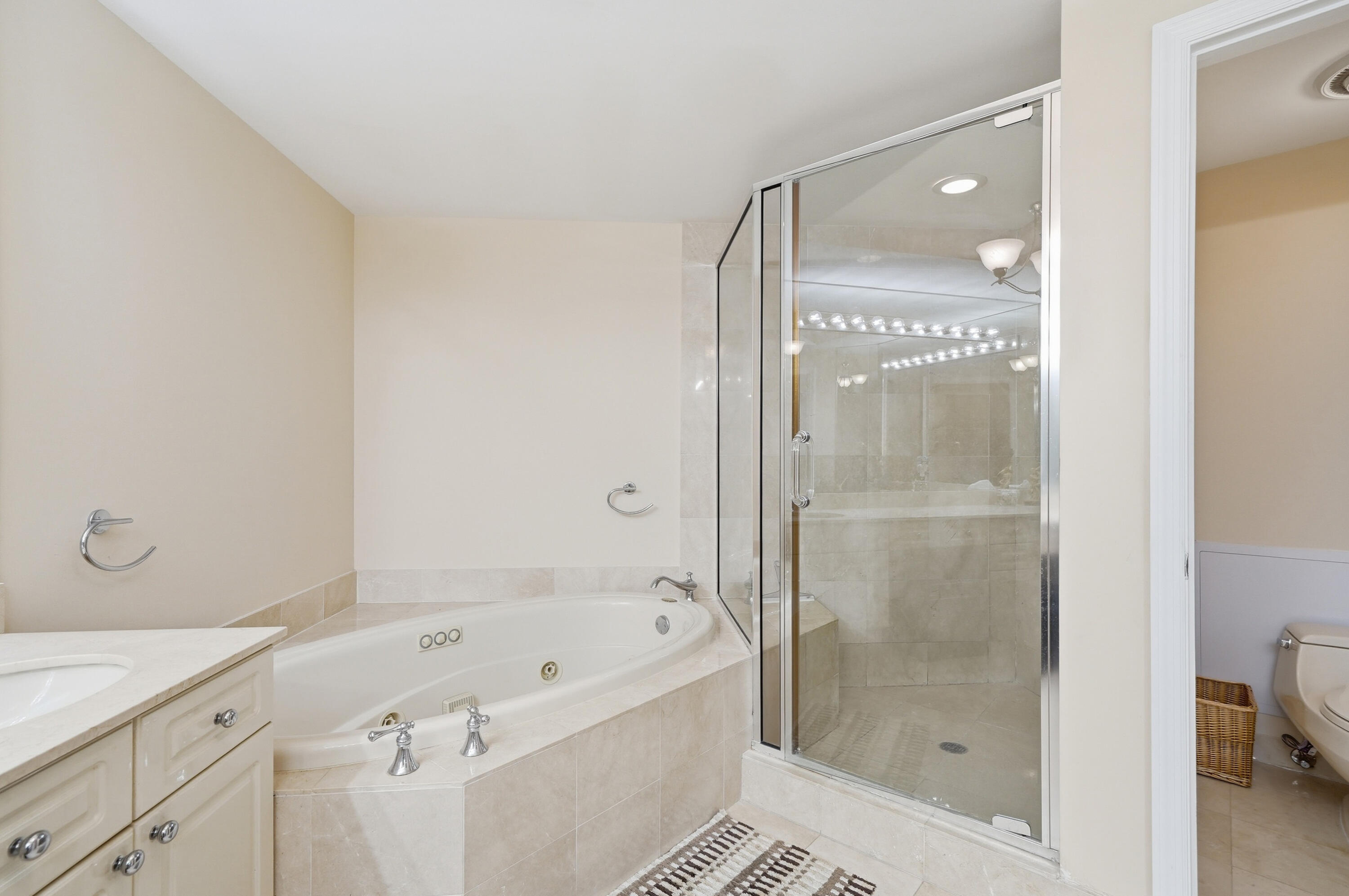 6051 N Ocean Drive 1003 Property Photo 39