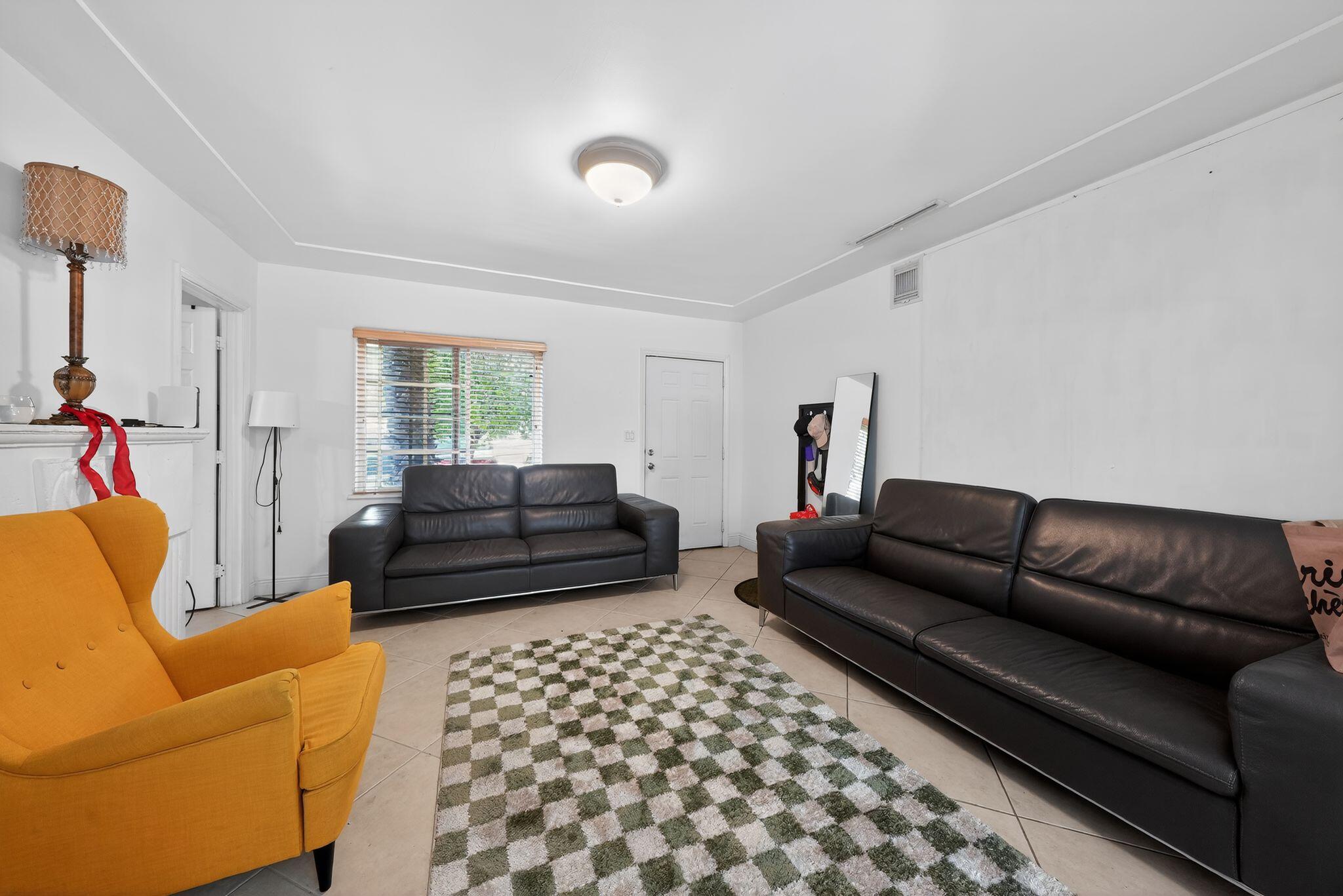 2131 Biarritz Drive Property Photo 12
