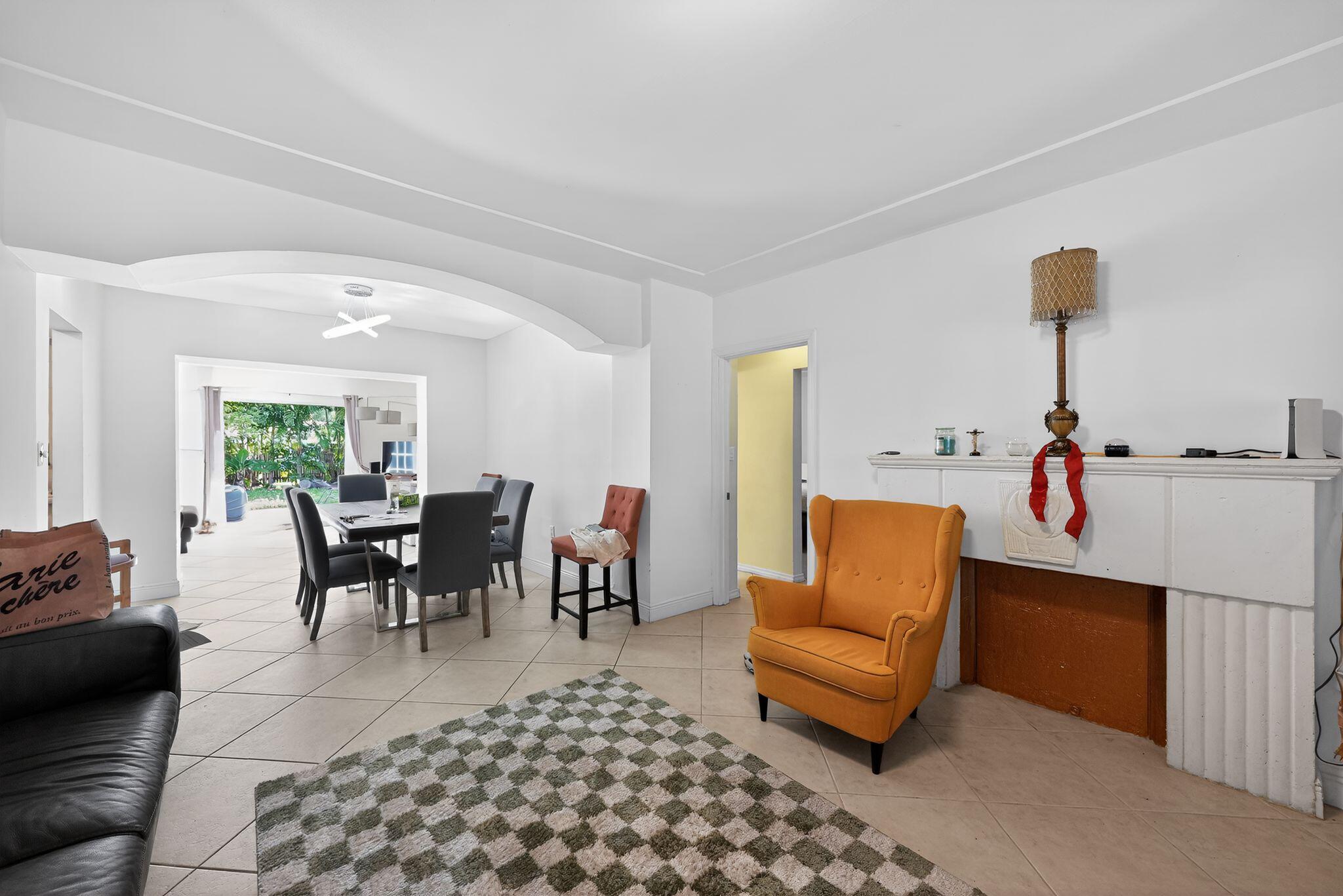 2131 Biarritz Drive Property Photo 14