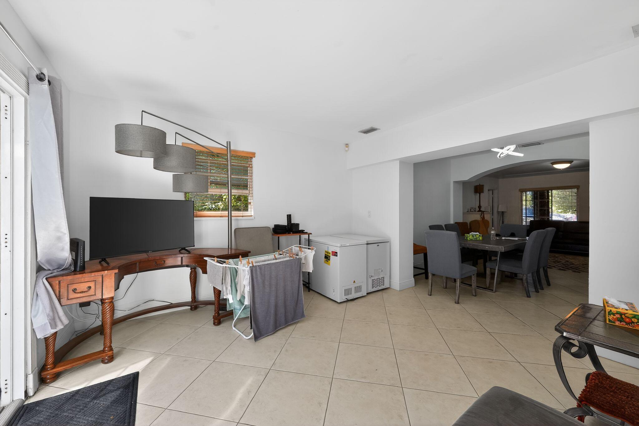 2131 Biarritz Drive Property Photo 19