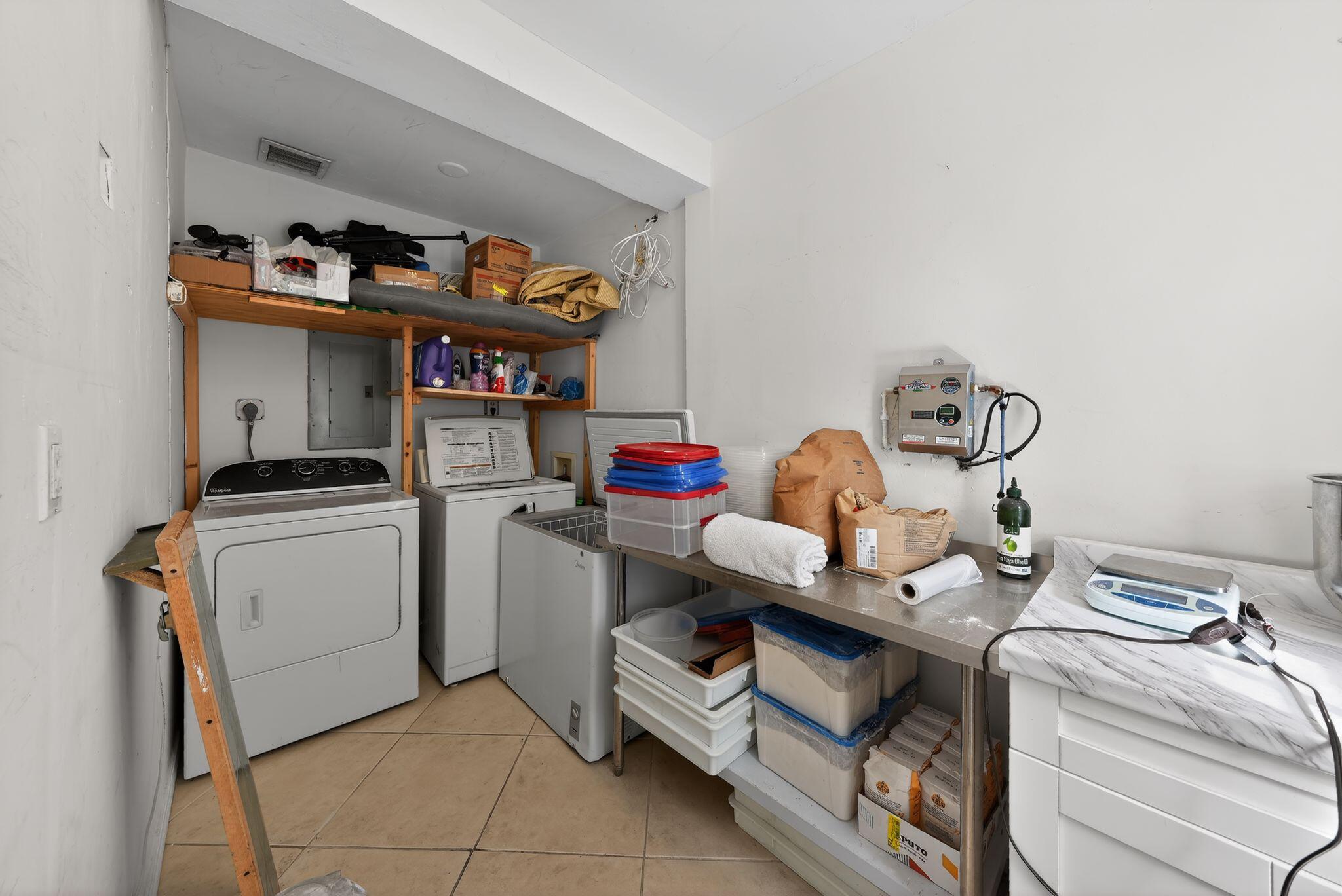 2131 Biarritz Drive Property Photo 25