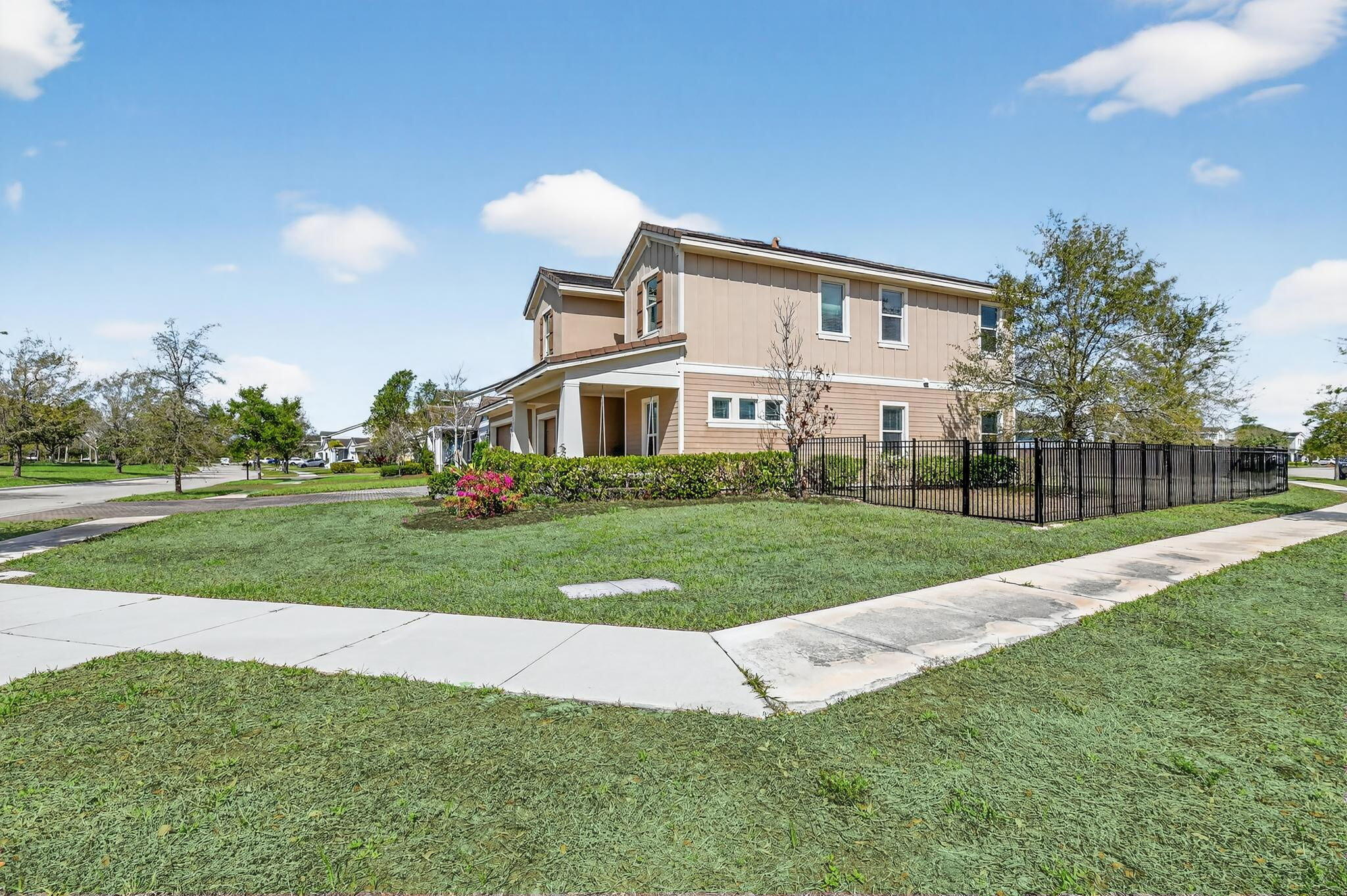 19535 Split Rail Run Property Photo 4