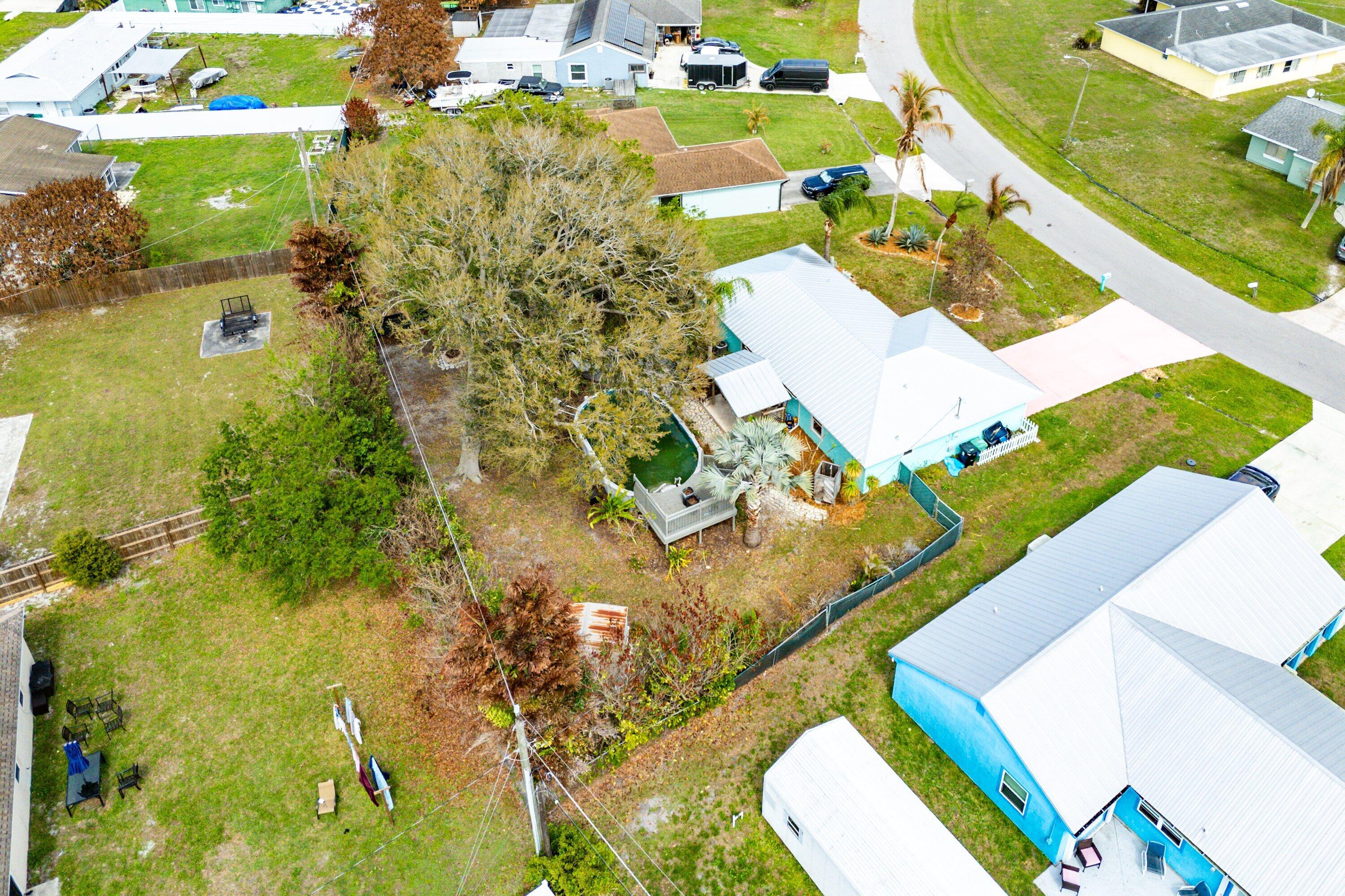 2114 Se Midtown Road Property Photo 37