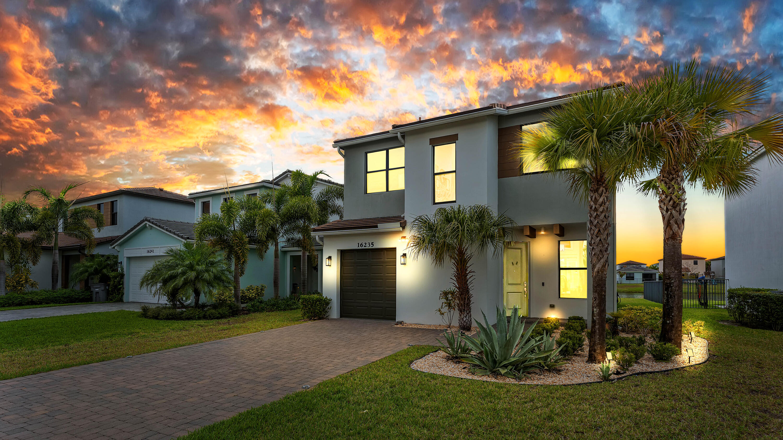 16235 Sandy Shore Drive Property Photo 4