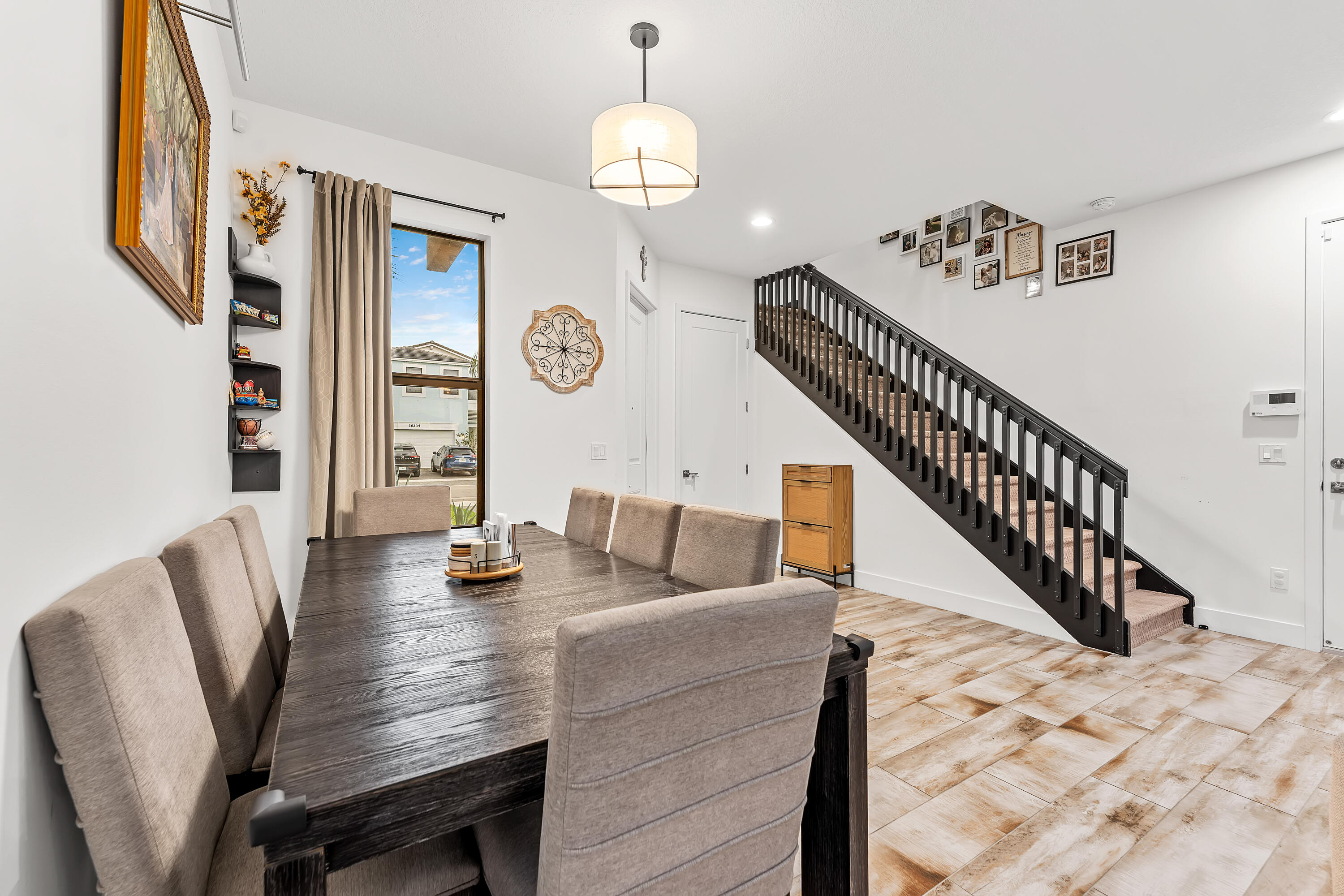 16235 Sandy Shore Drive Property Photo 6