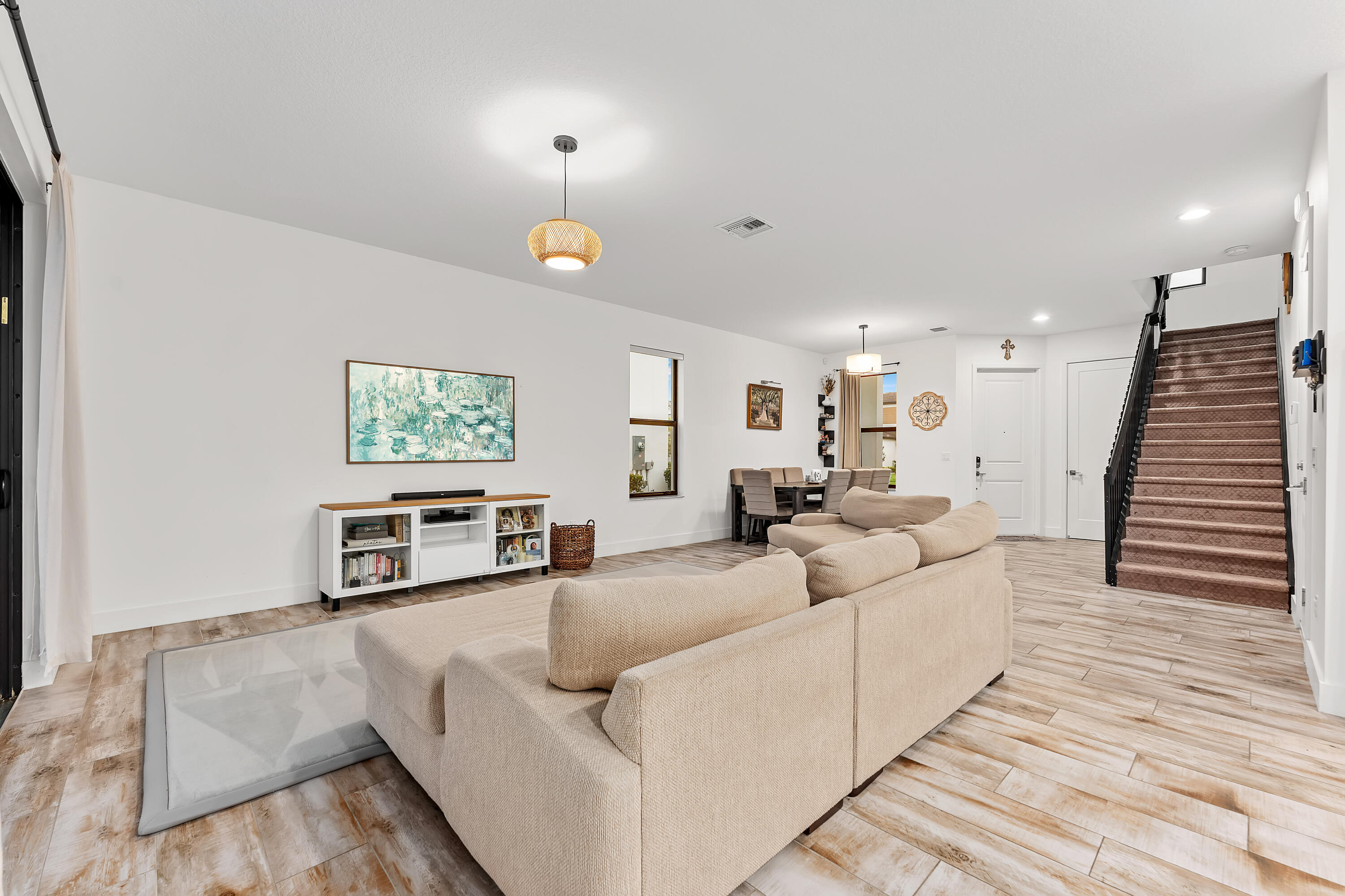 16235 Sandy Shore Drive Property Photo 8