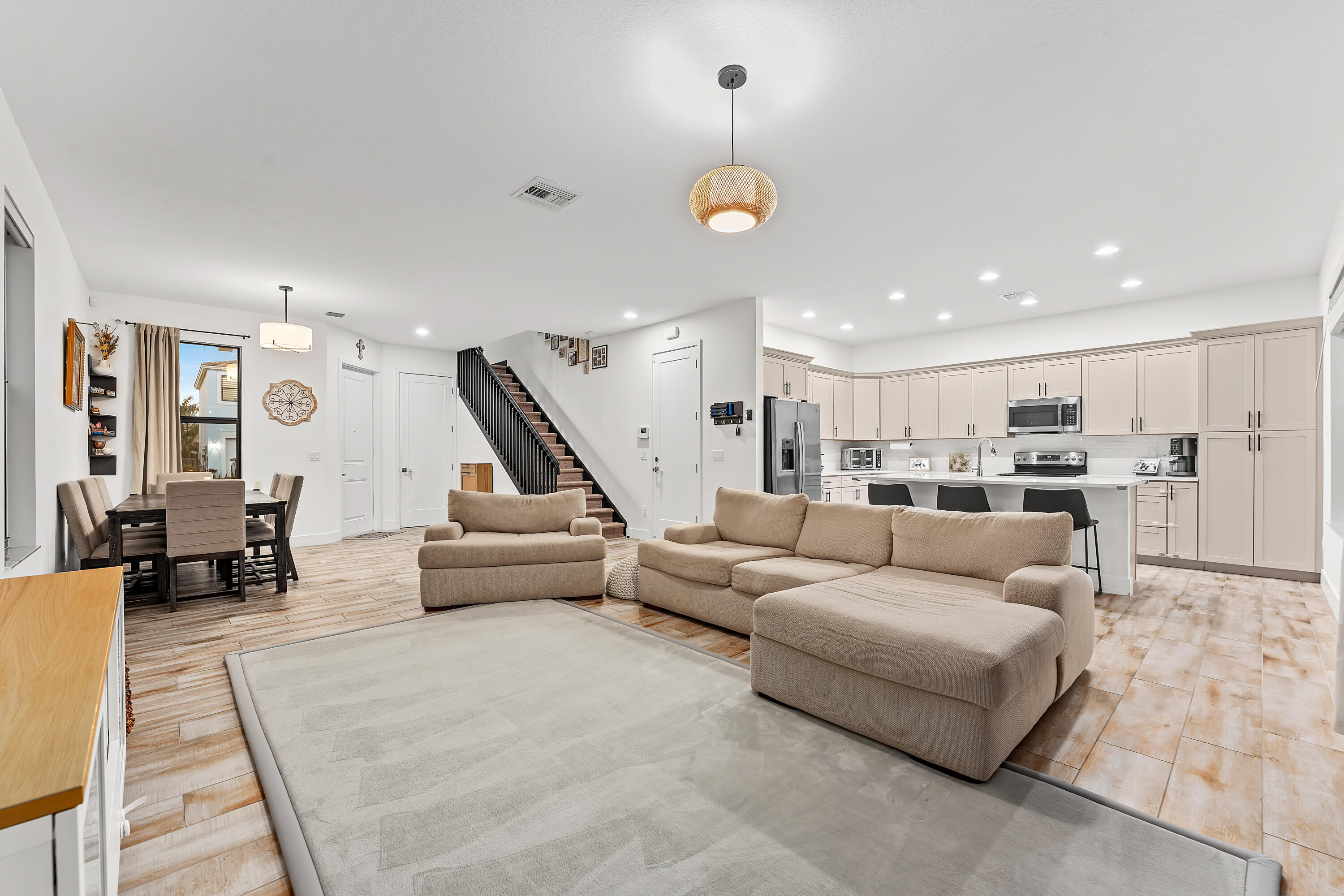 16235 Sandy Shore Drive Property Photo 9