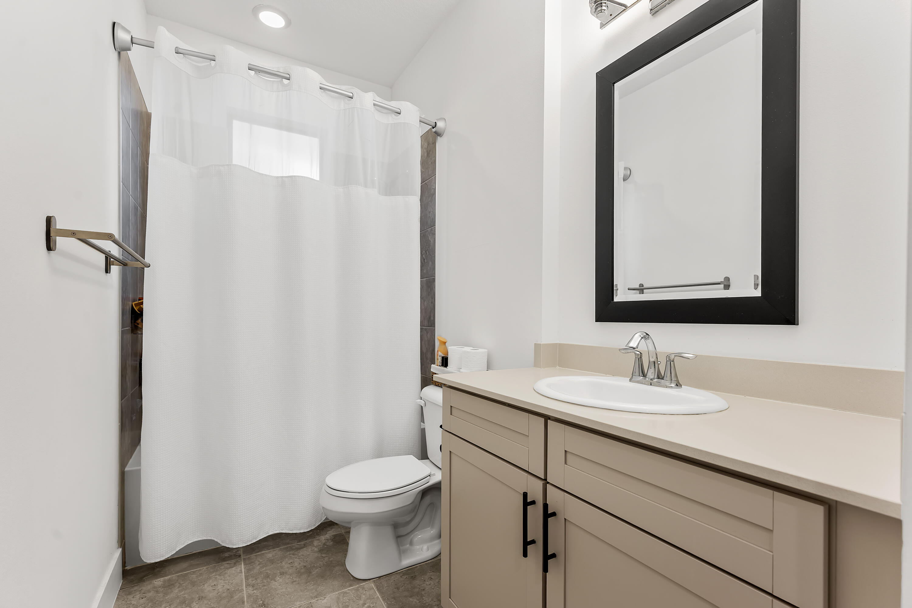 16235 Sandy Shore Drive Property Photo 19