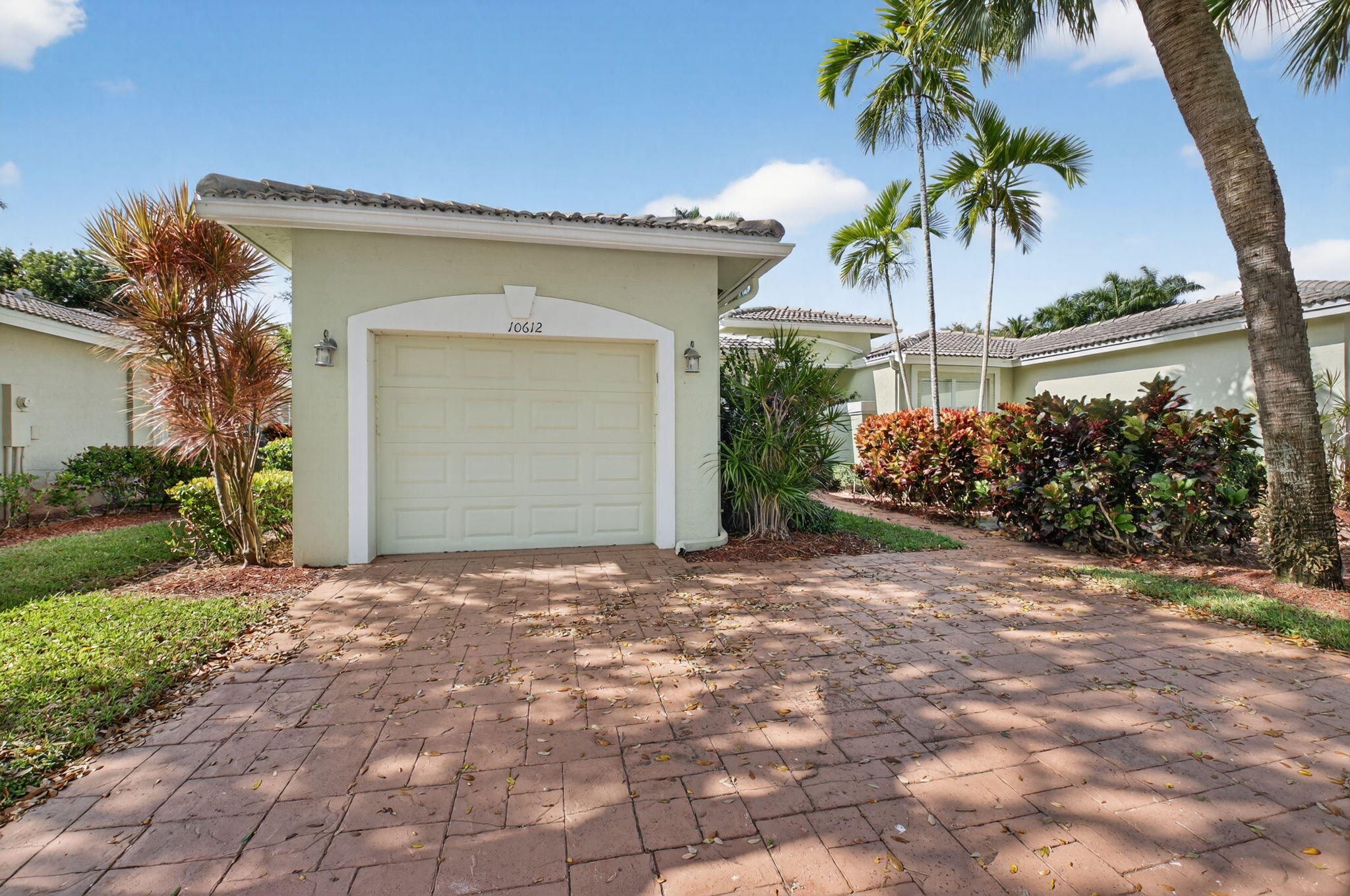 10612 Royal Caribbean Circle Property Photo 2