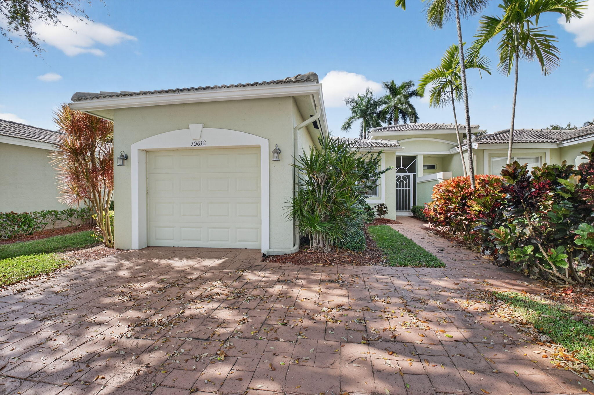 10612 Royal Caribbean Circle Property Photo 3