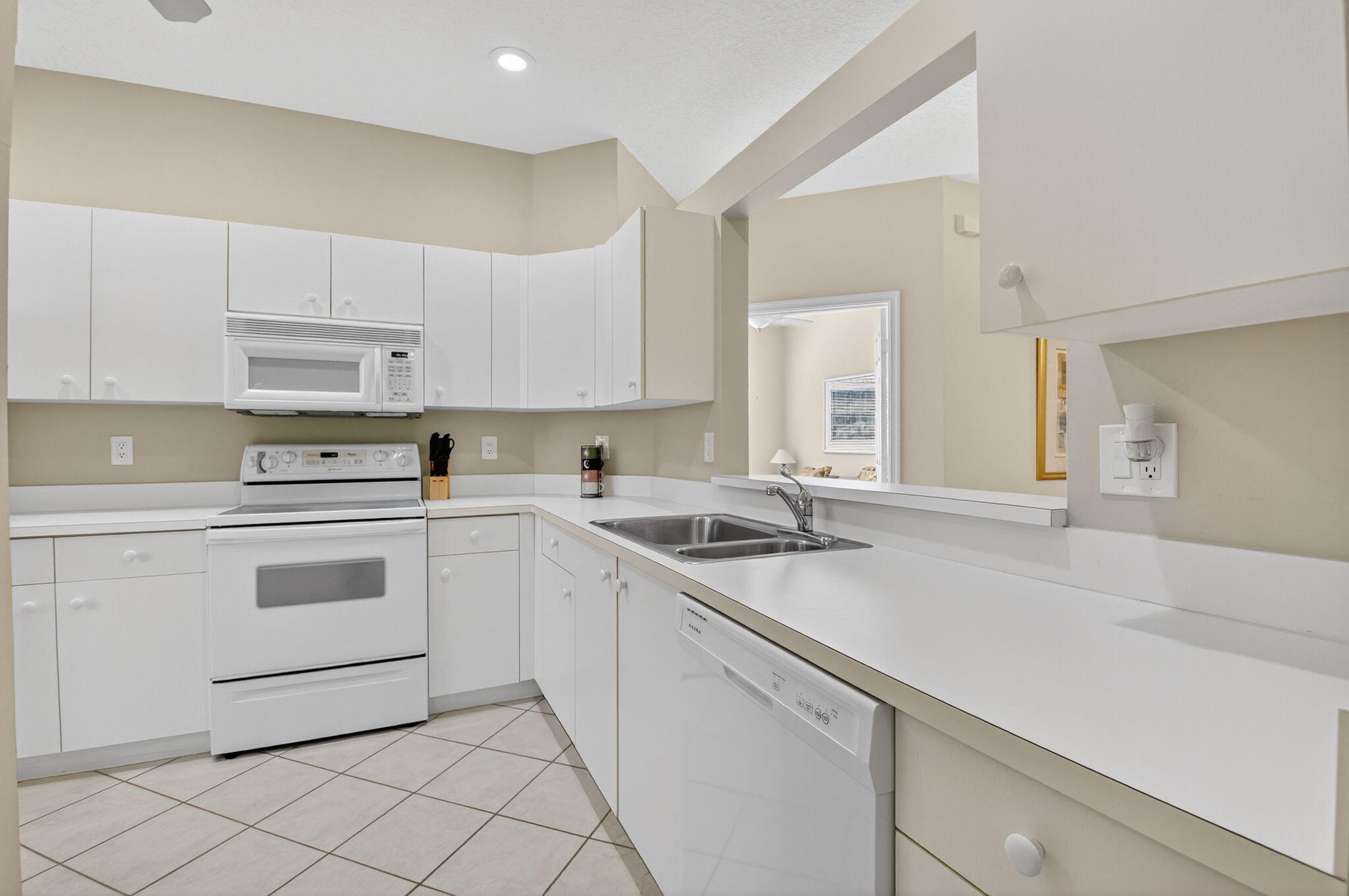 10612 Royal Caribbean Circle Property Photo 15