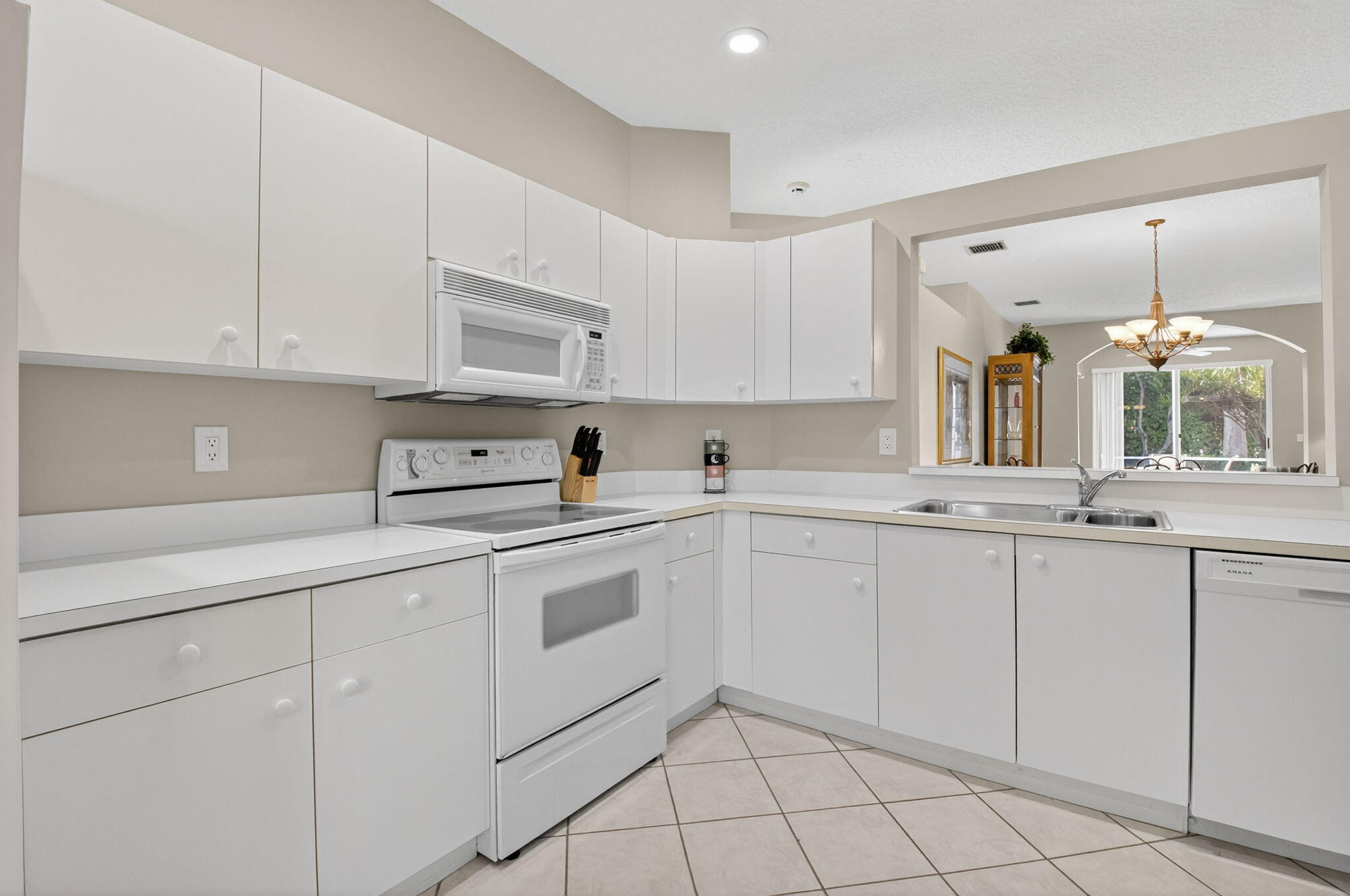 10612 Royal Caribbean Circle Property Photo 17