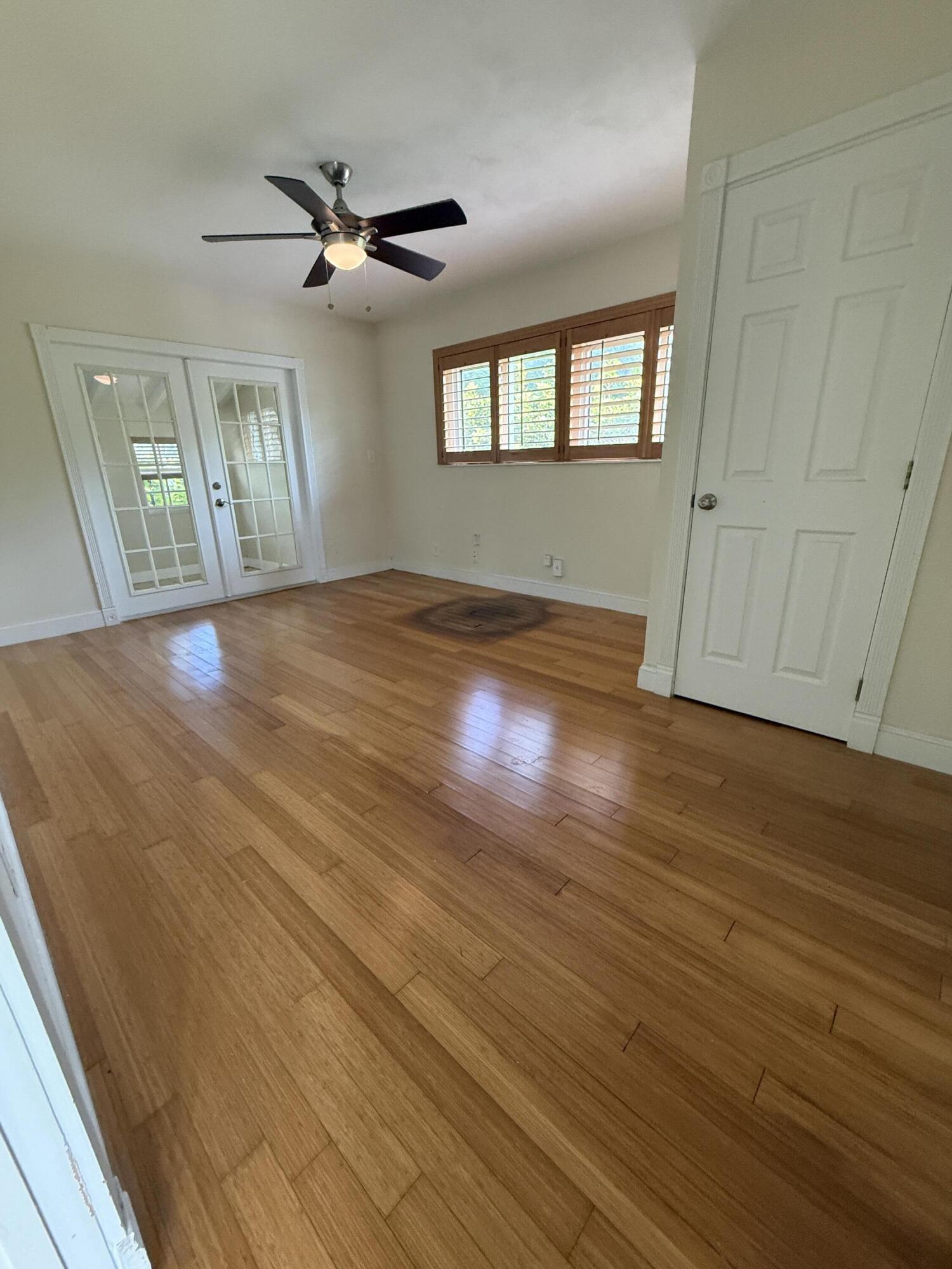 2456 Middle River Drive Property Photo 4