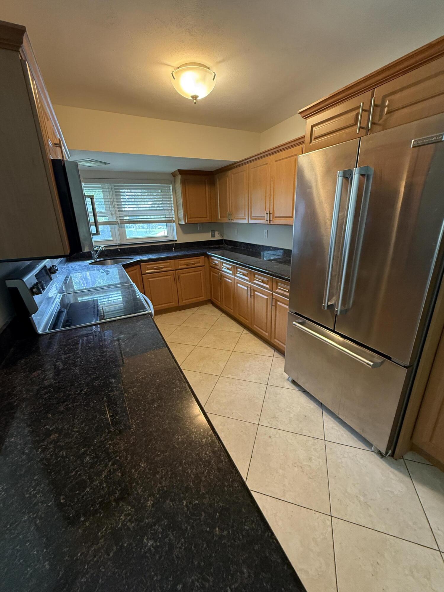 2456 Middle River Drive Property Photo 17