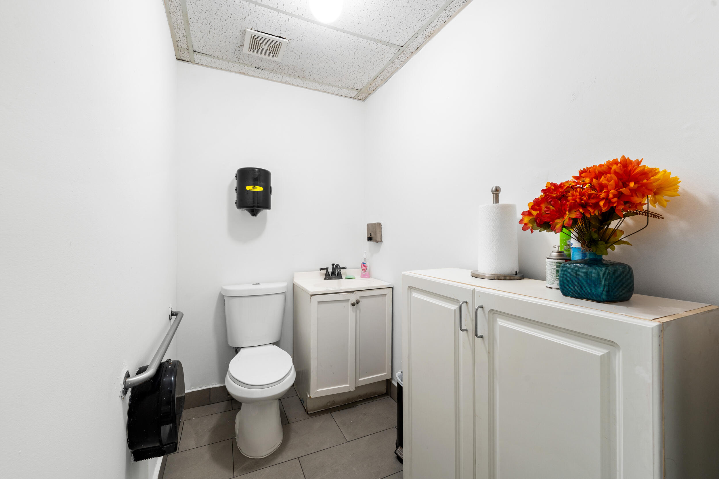 4608 South Jog Road Property Photo 13