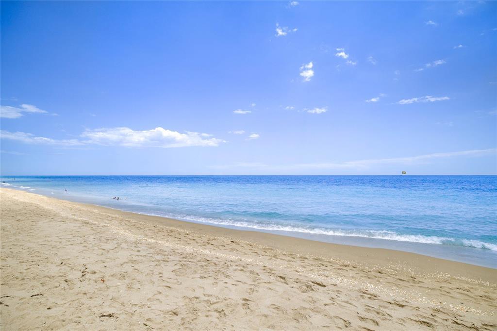 2800 N Ocean Drive B-9d Property Photo 33