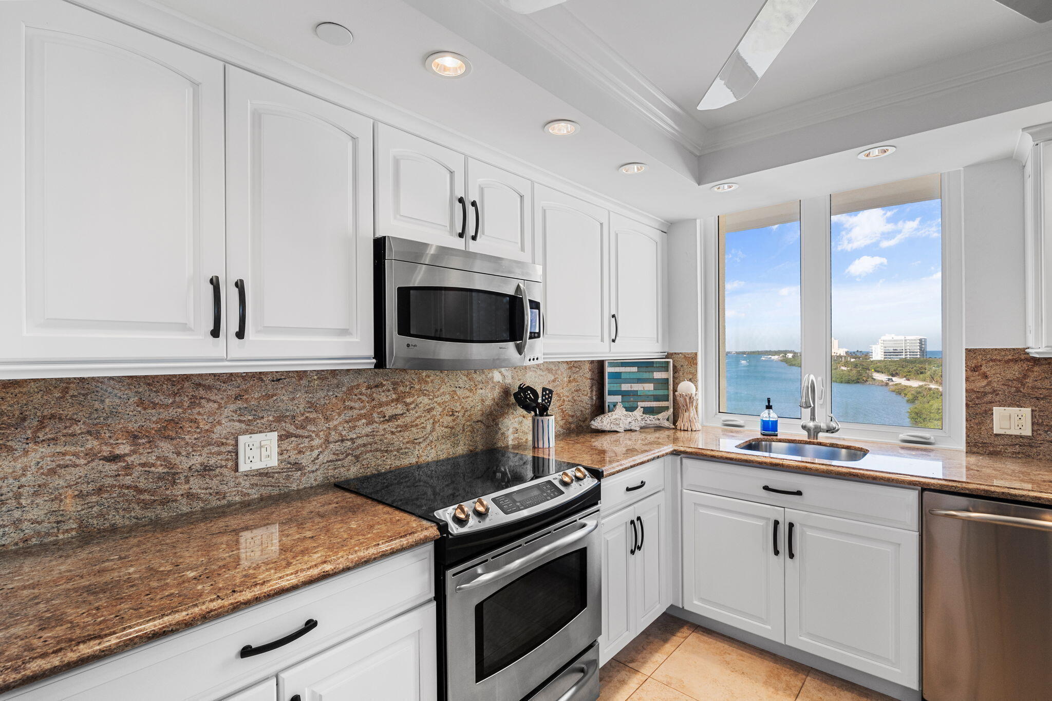 375 S Beach Road 802 Property Photo 14