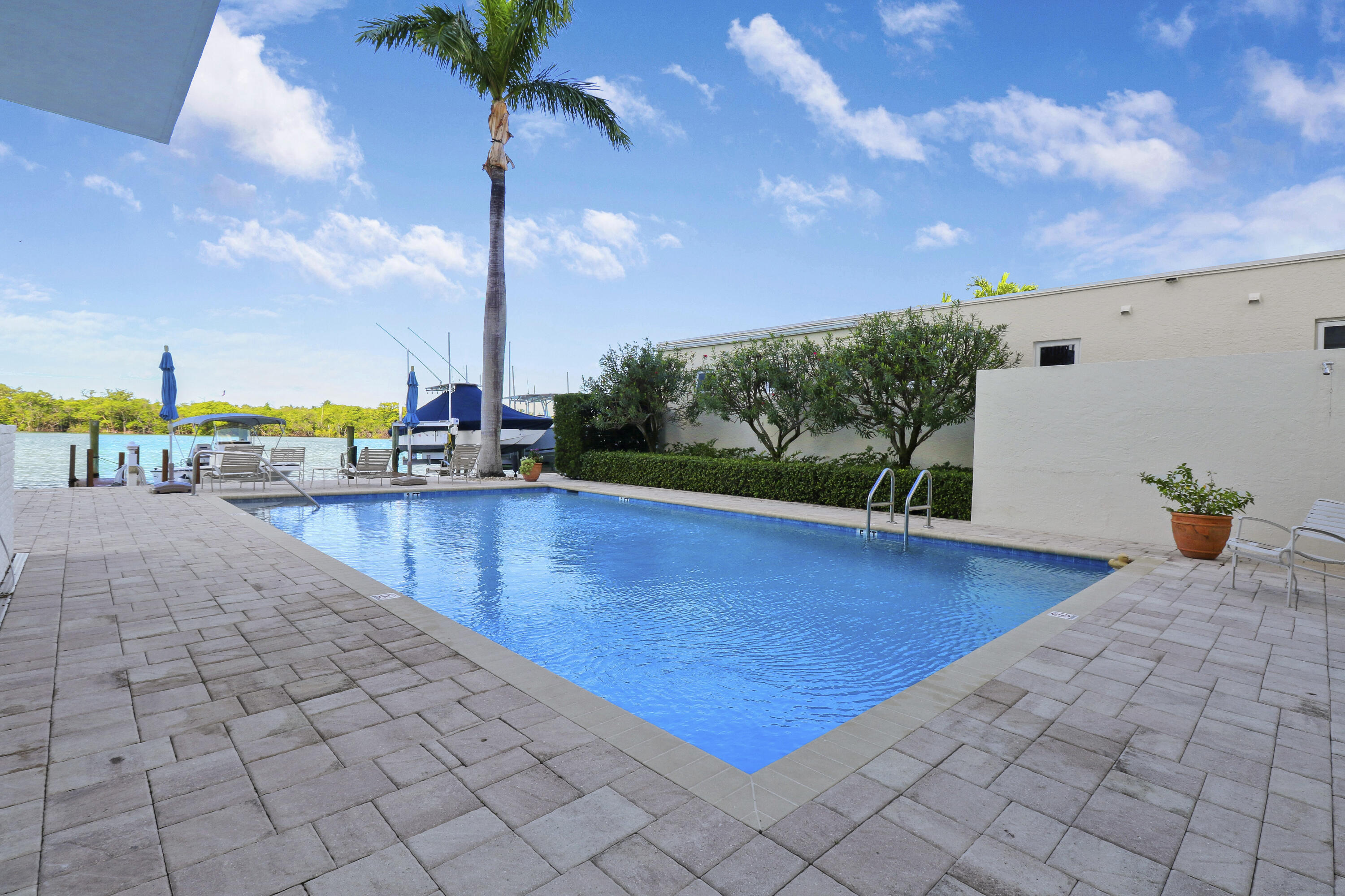375 S Beach Road 802 Property Photo 38