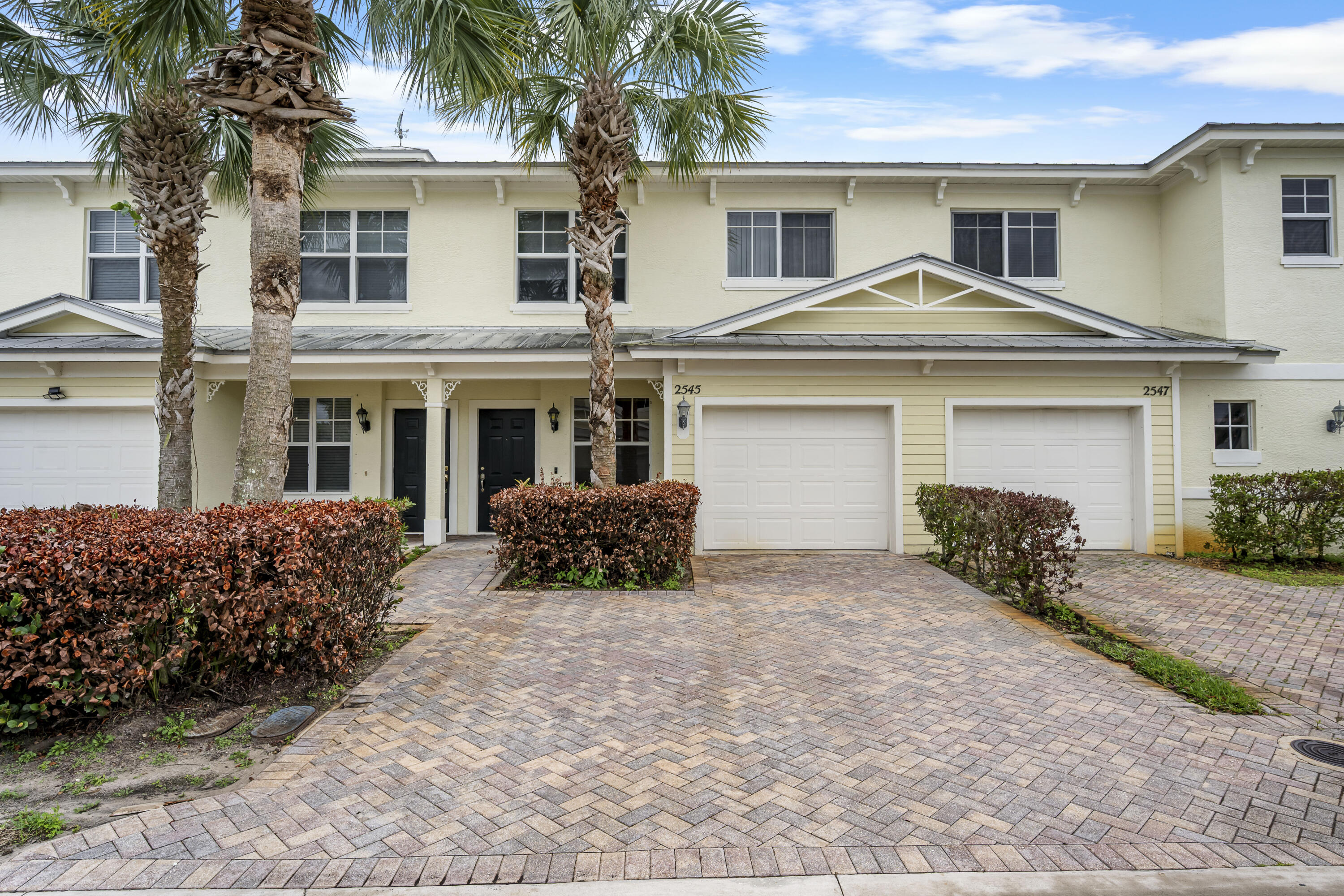 2545 Creekside Drive Property Photo 1