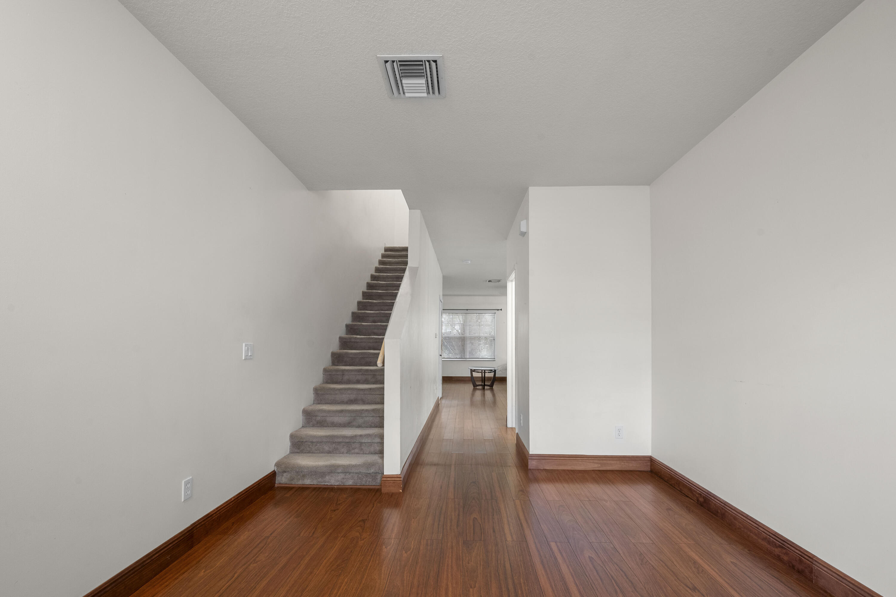2545 Creekside Drive Property Photo 6