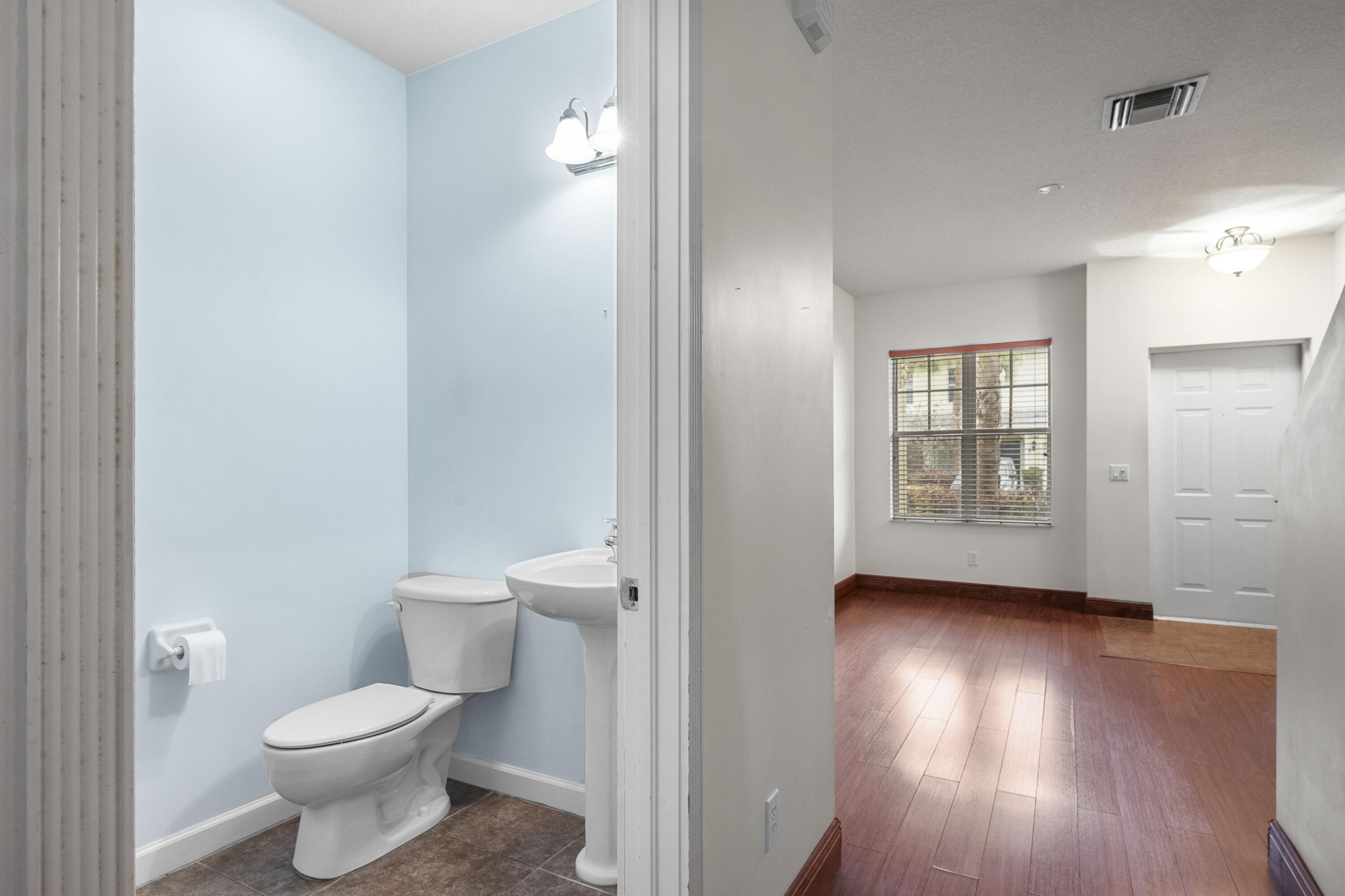 2545 Creekside Drive Property Photo 7