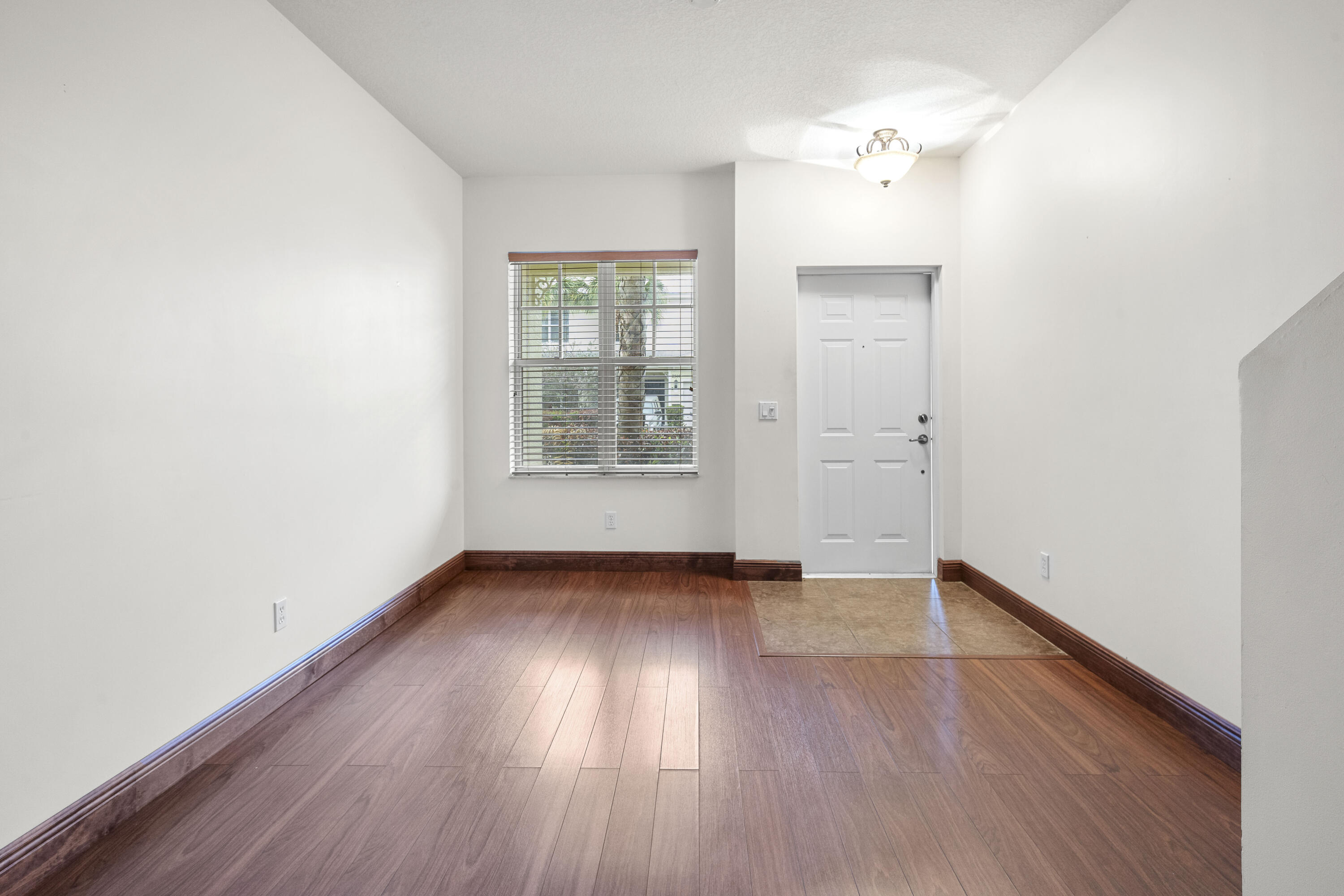 2545 Creekside Drive Property Photo 8