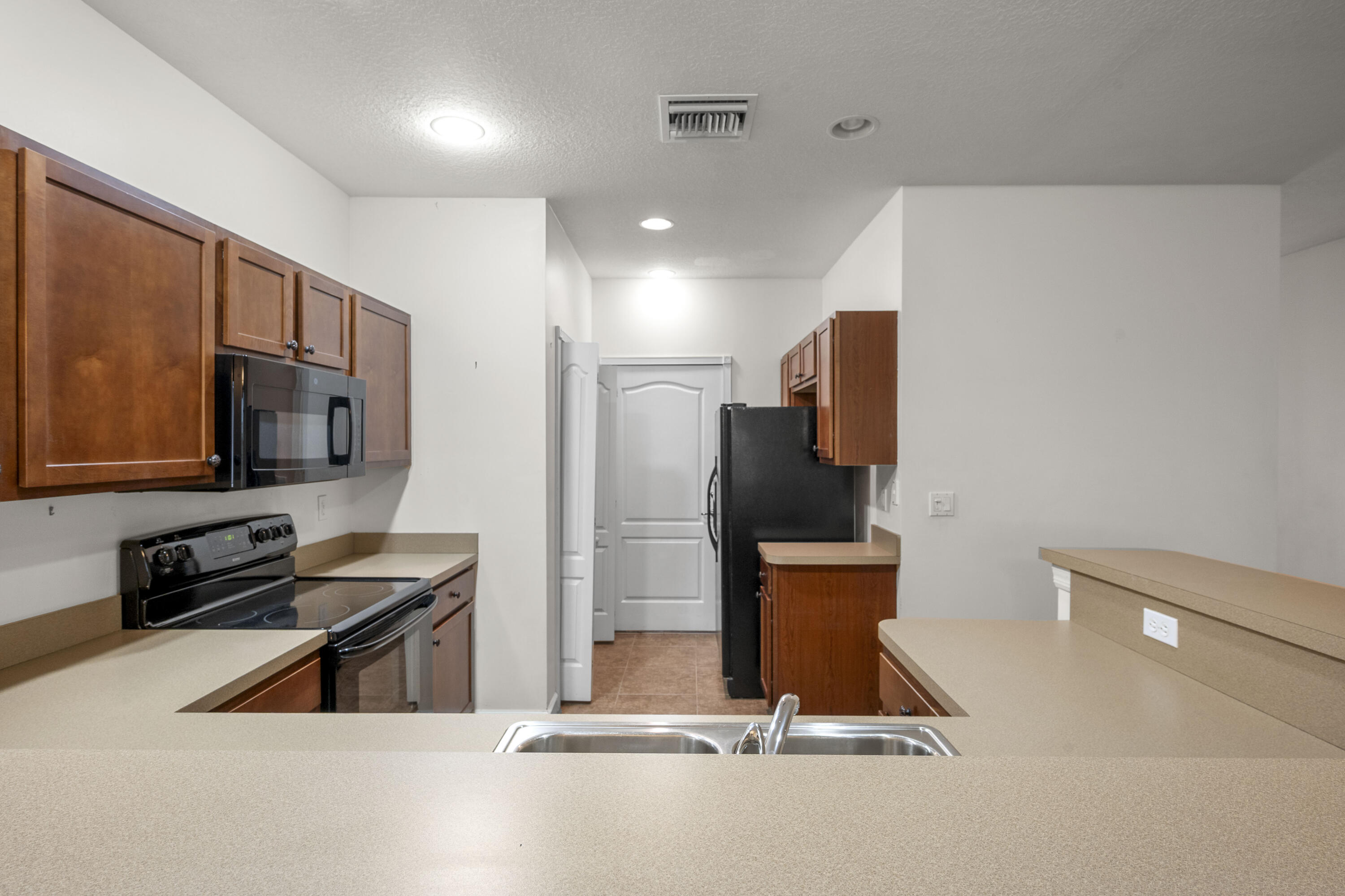 2545 Creekside Drive Property Photo 14