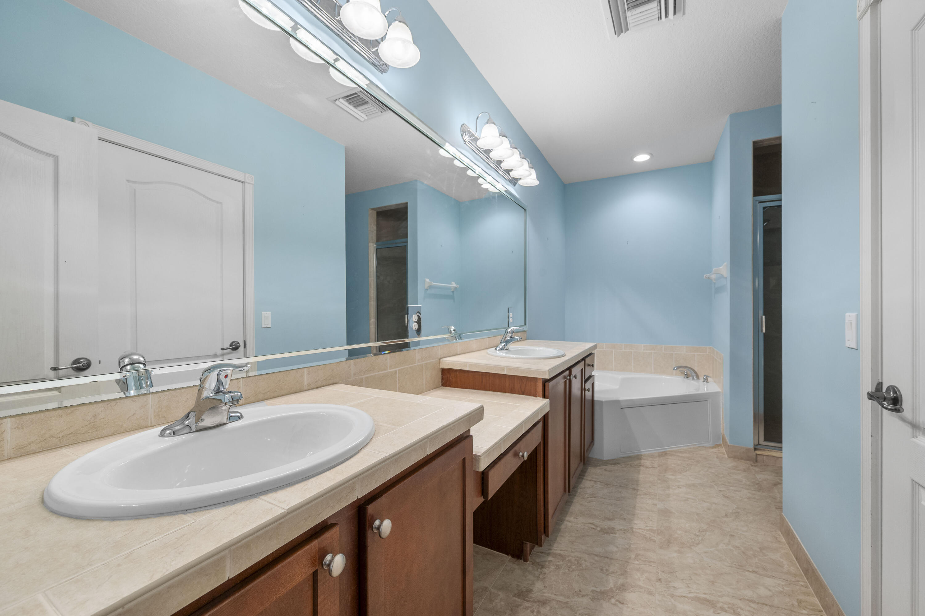 2545 Creekside Drive Property Photo 21
