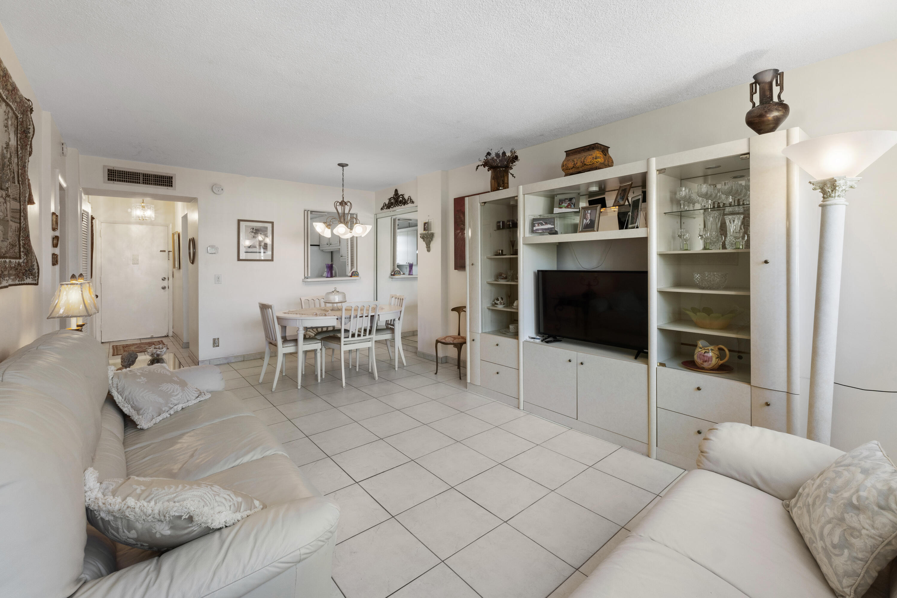 1333 E Hallandale Beach Boulevard 409 Property Photo 14