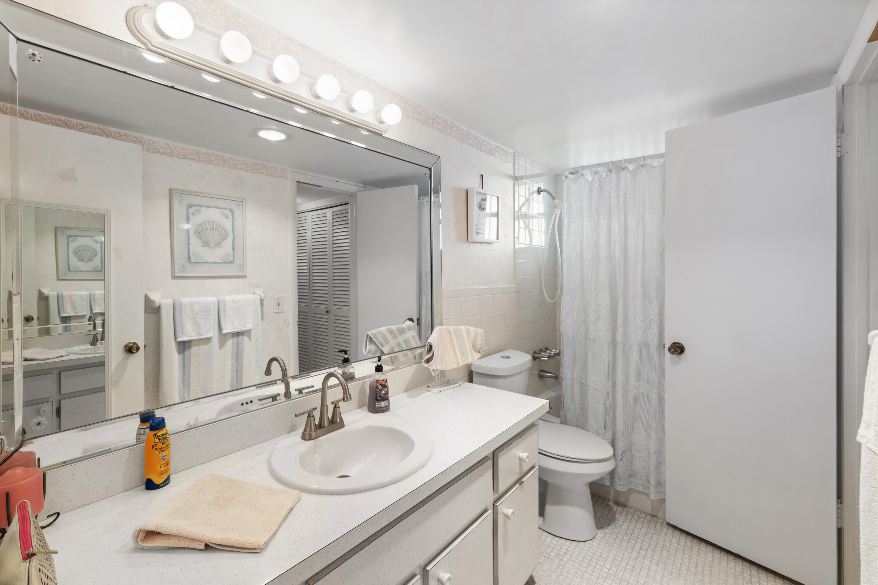1333 E Hallandale Beach Boulevard 409 Property Photo 18