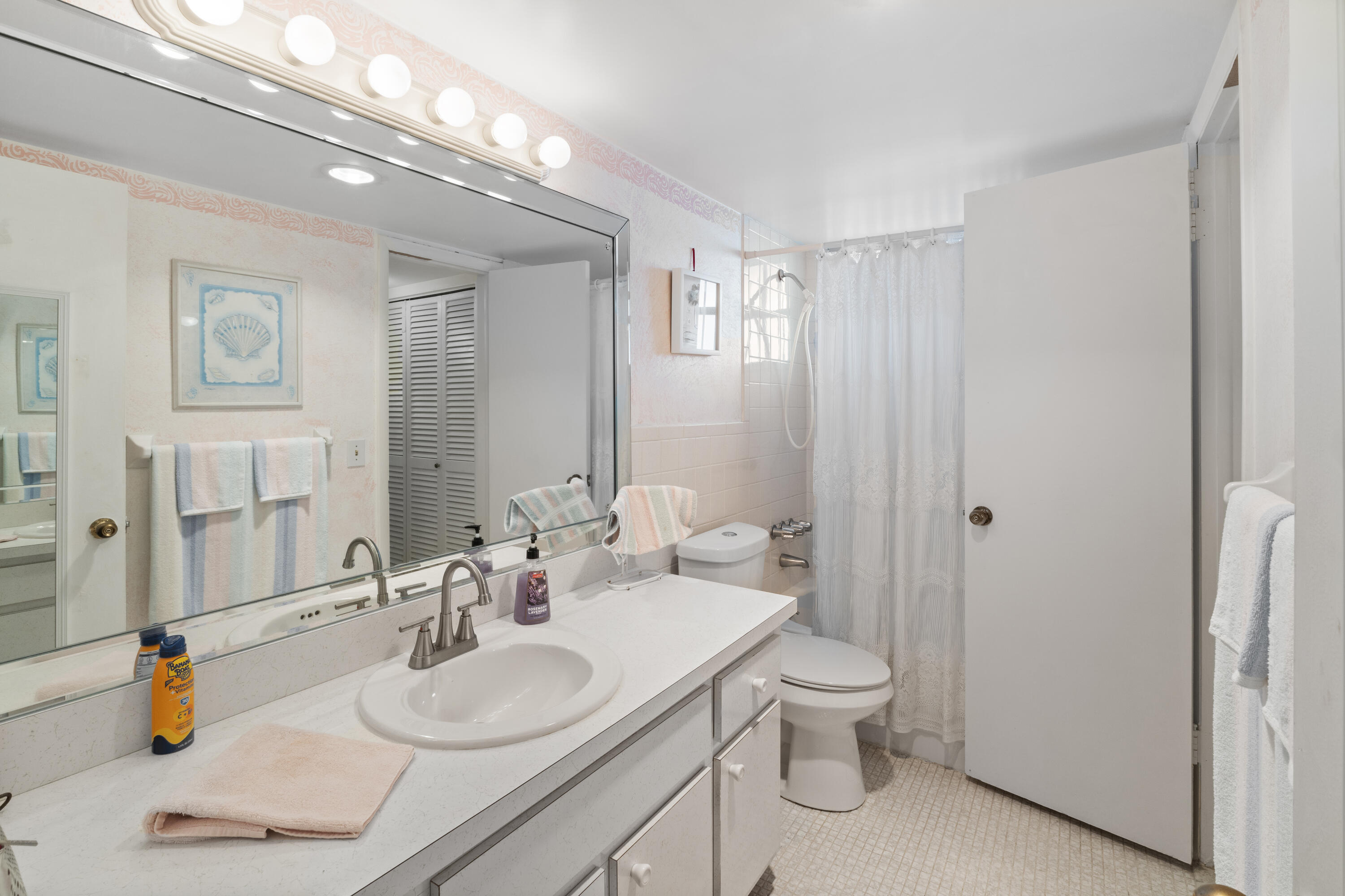 1333 E Hallandale Beach Boulevard 409 Property Photo 19