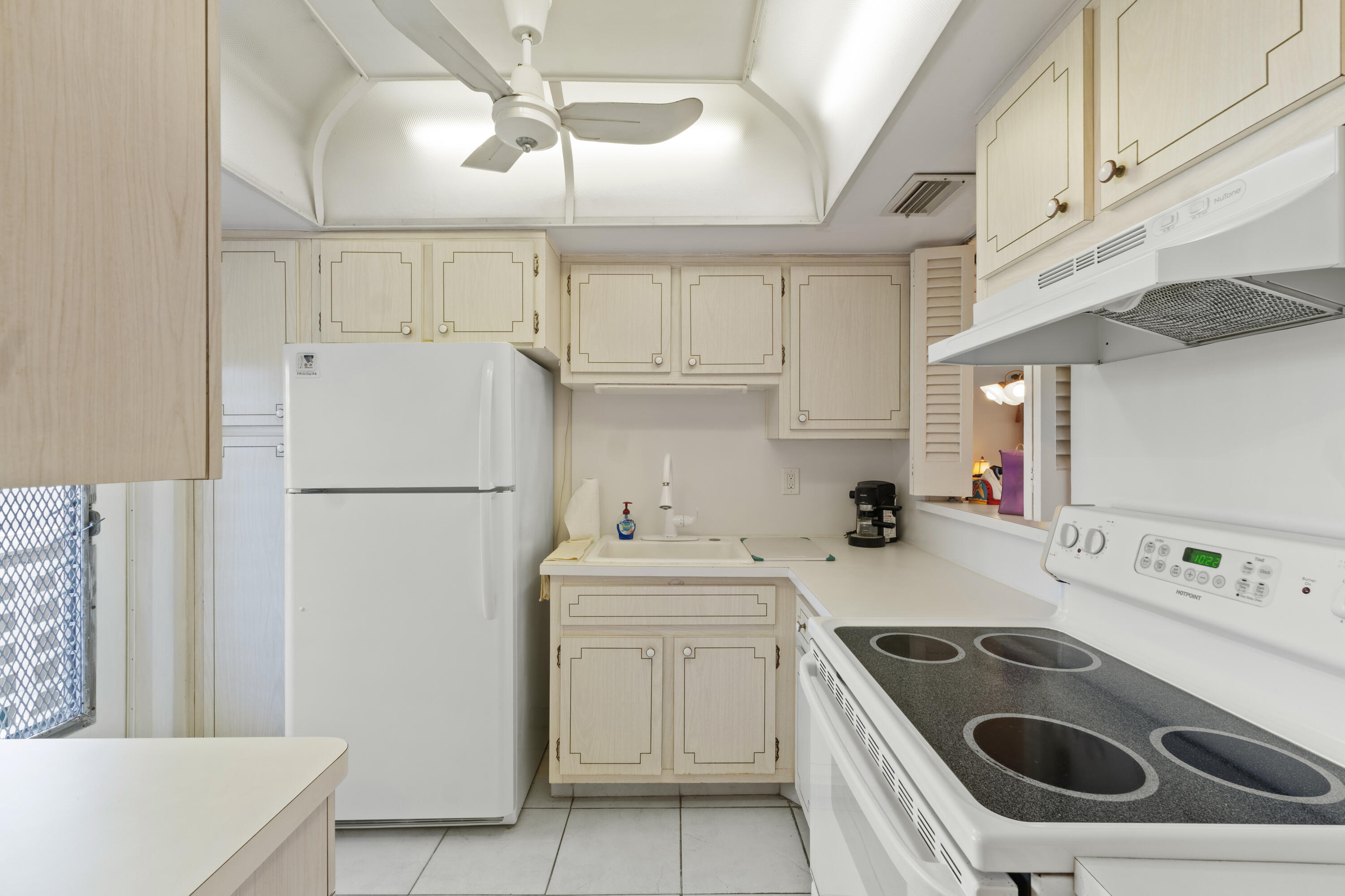 1333 E Hallandale Beach Boulevard 409 Property Photo 24