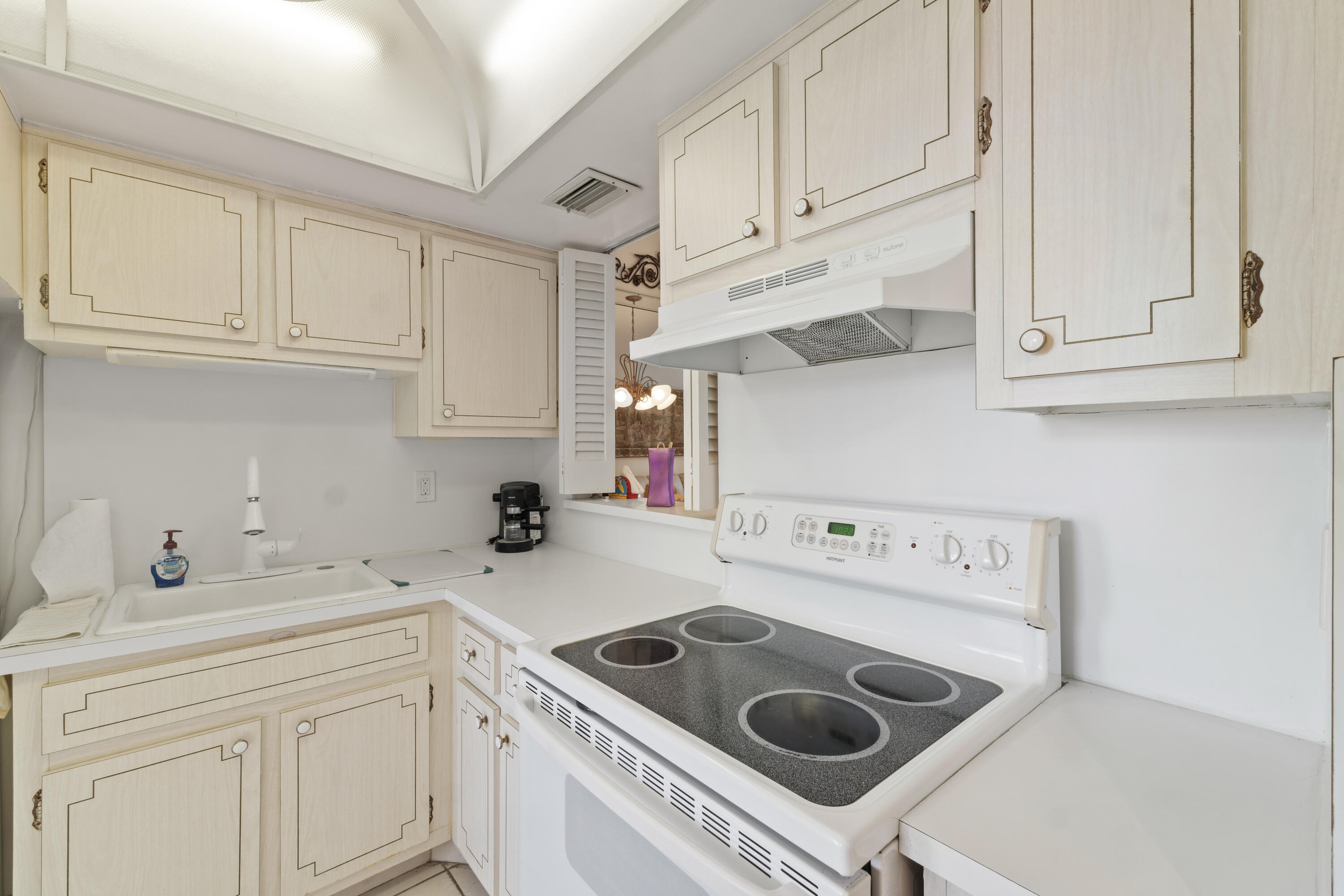 1333 E Hallandale Beach Boulevard 409 Property Photo 25