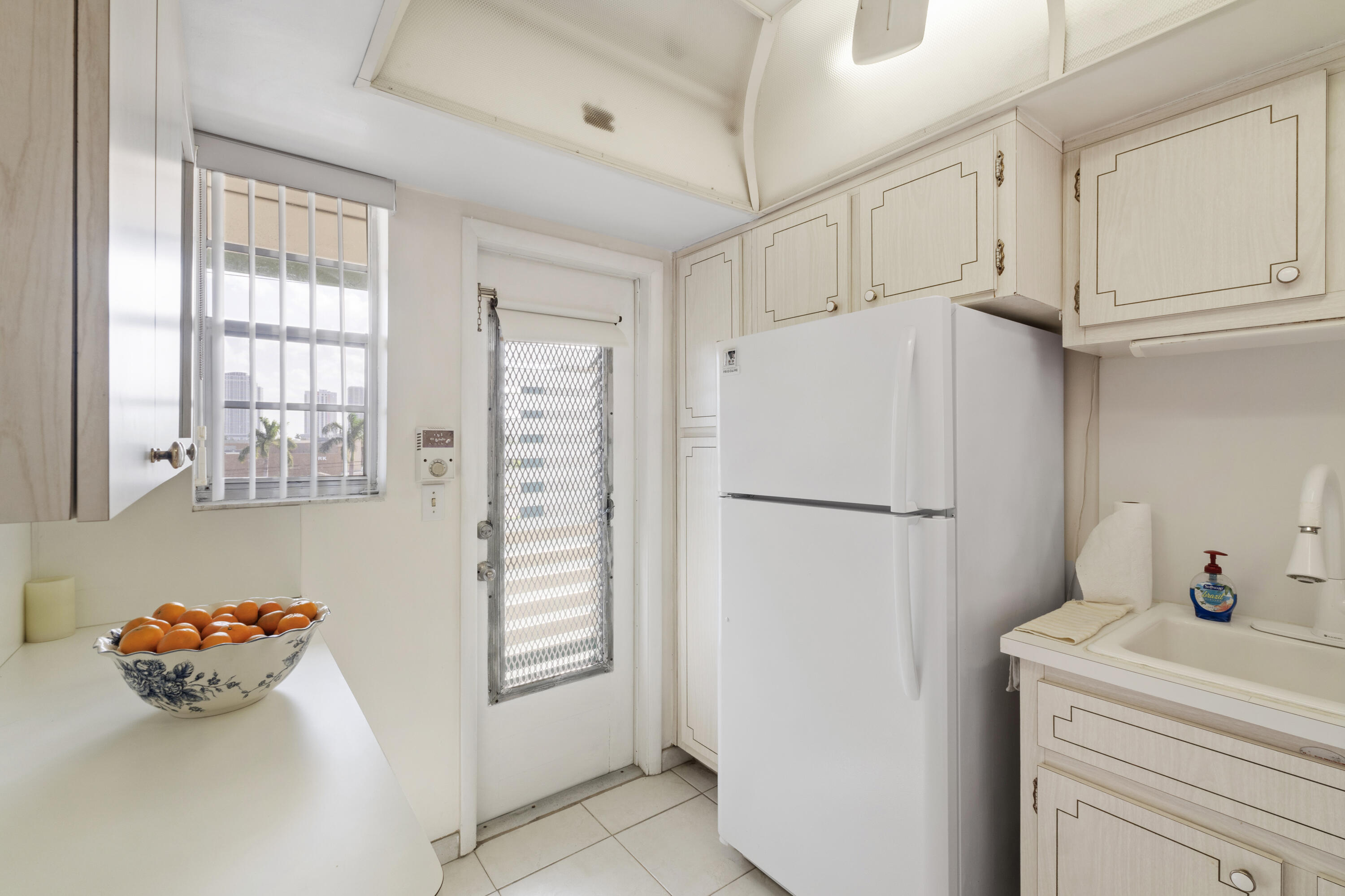 1333 E Hallandale Beach Boulevard 409 Property Photo 28