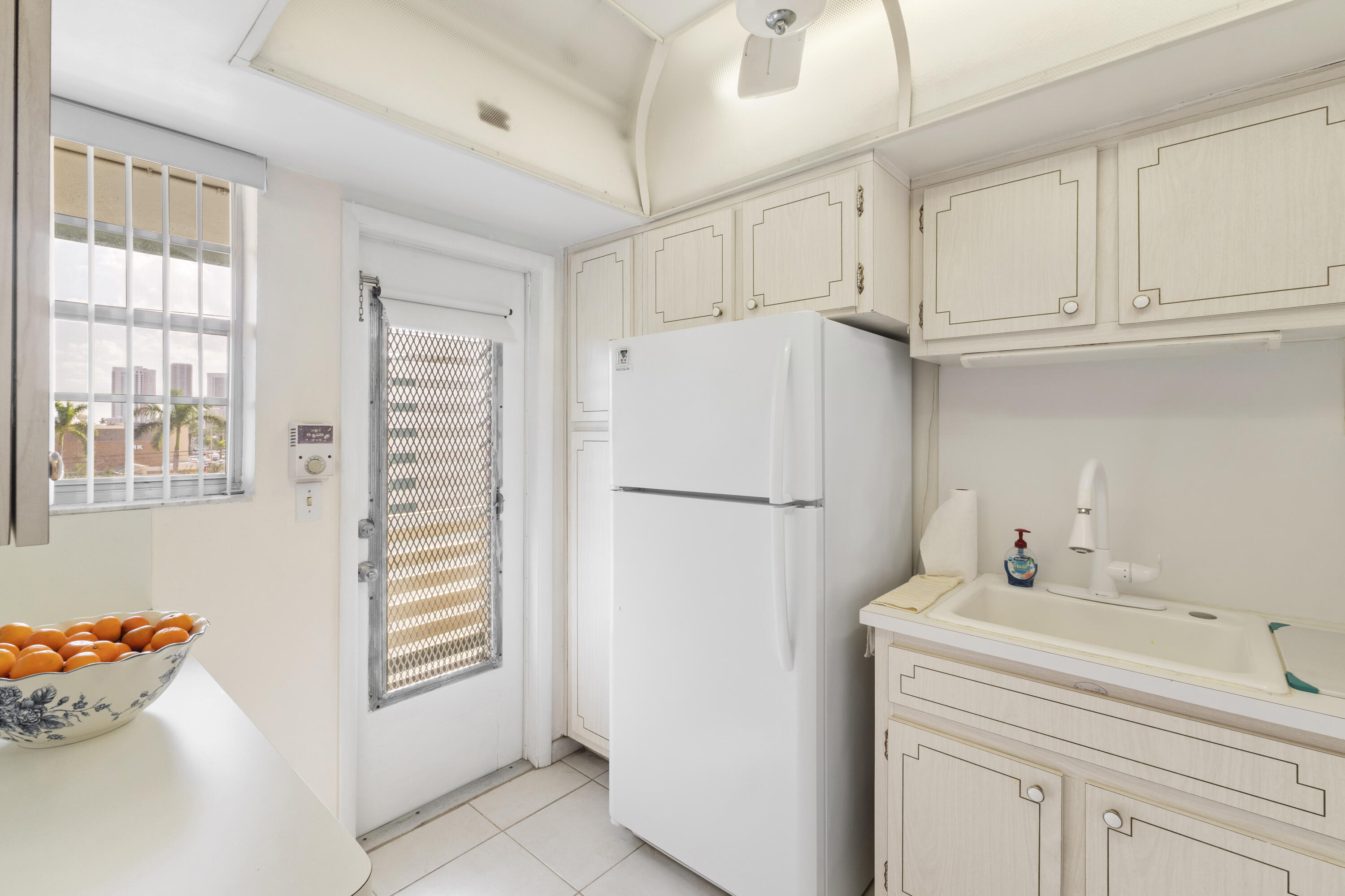 1333 E Hallandale Beach Boulevard 409 Property Photo 29