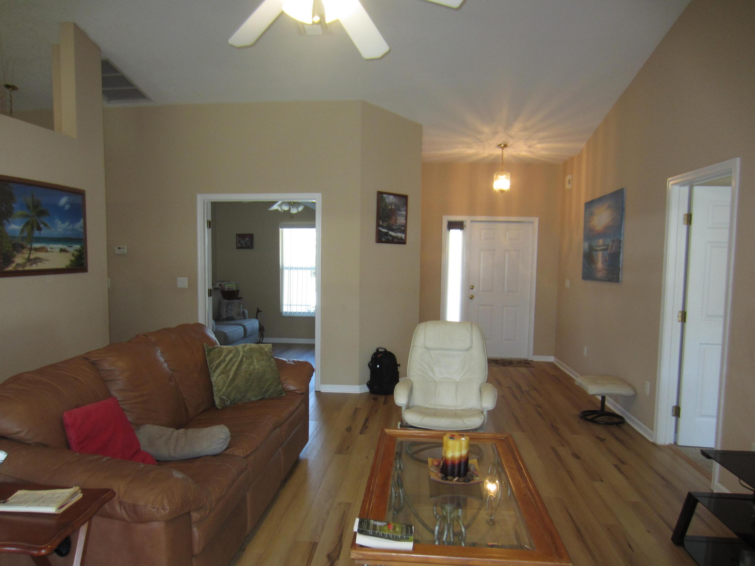 4702 Seagrape Drive Property Photo 3