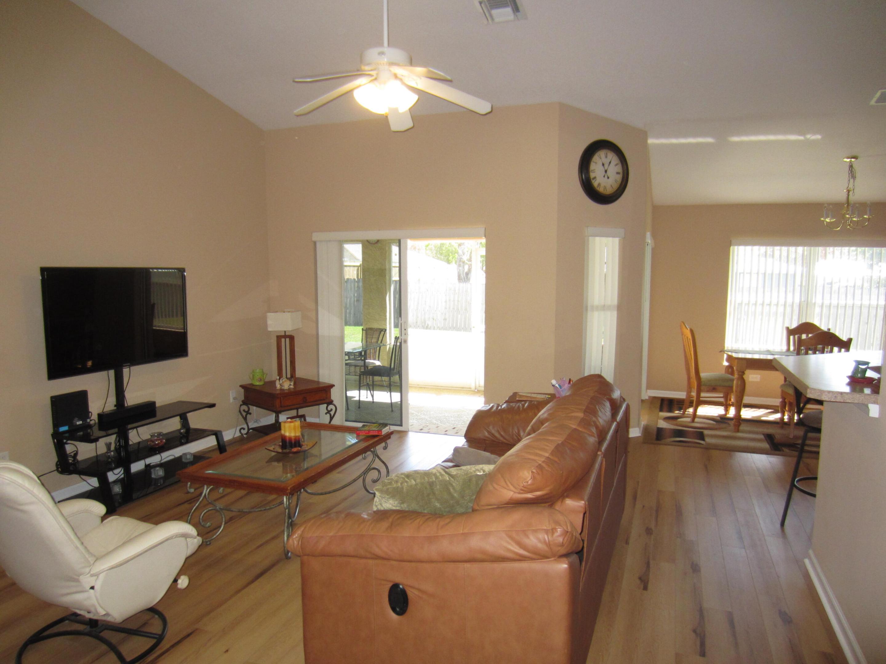 4702 Seagrape Drive Property Photo 5