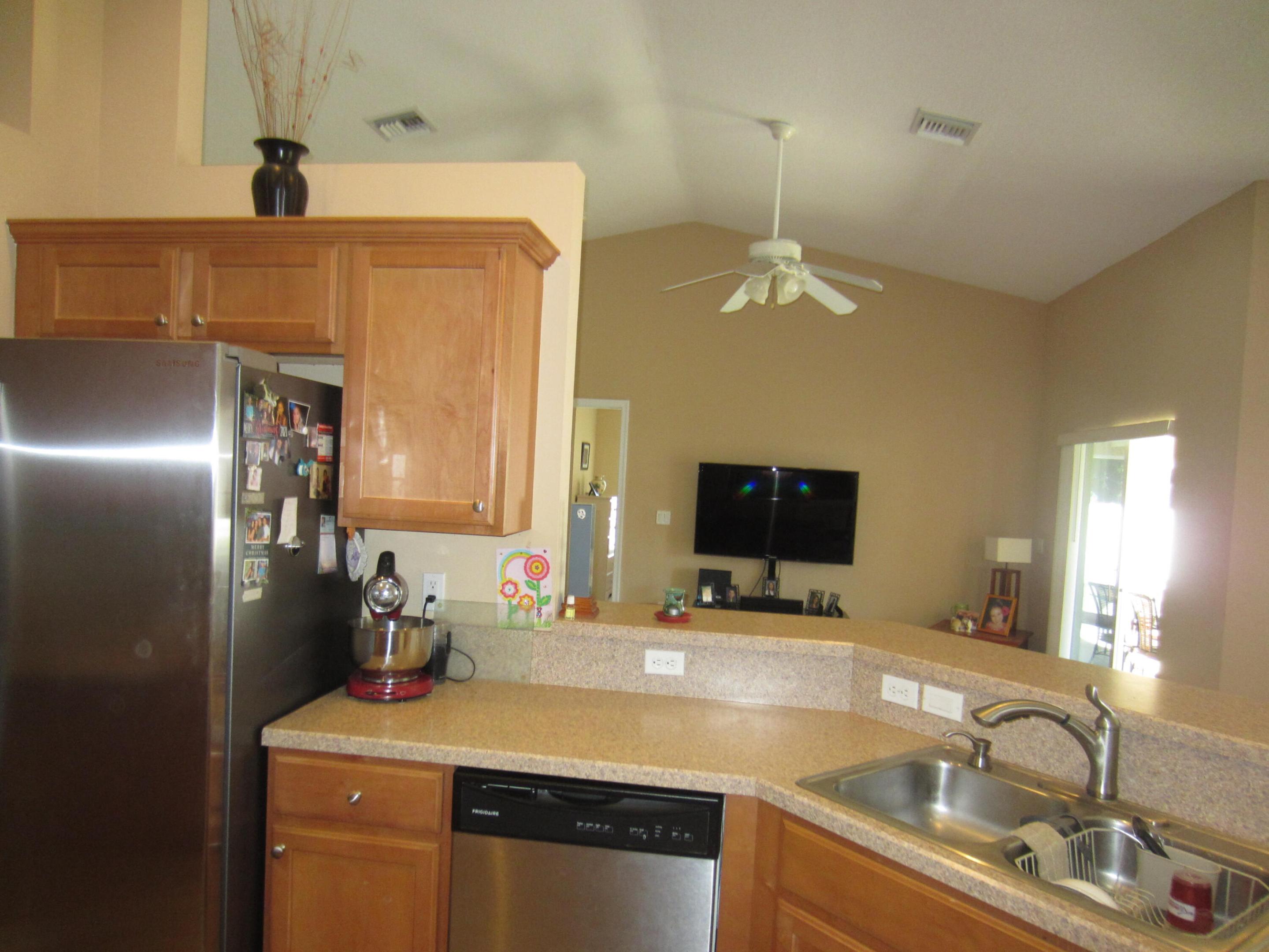 4702 Seagrape Drive Property Photo 9