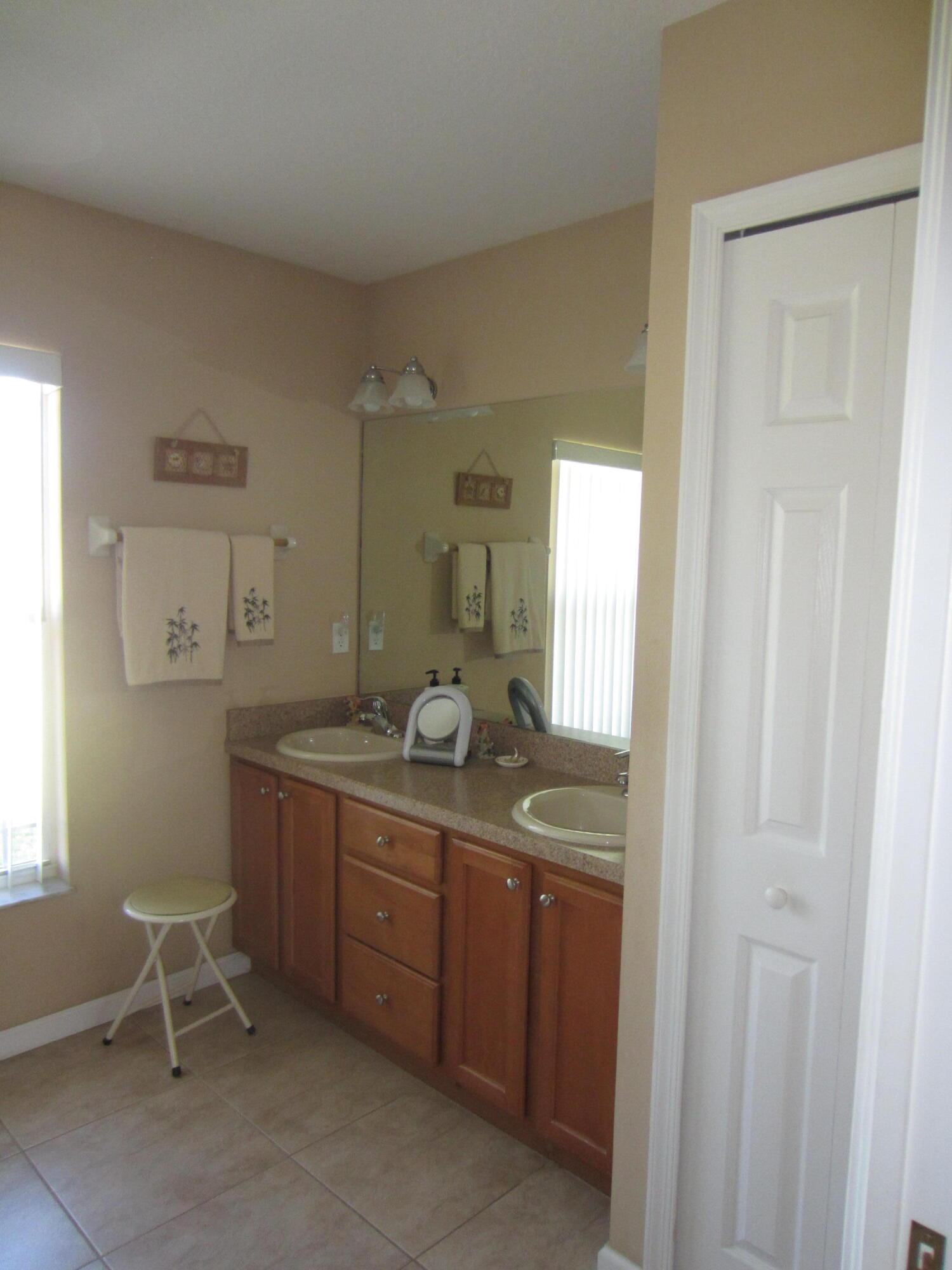 4702 Seagrape Drive Property Photo 14
